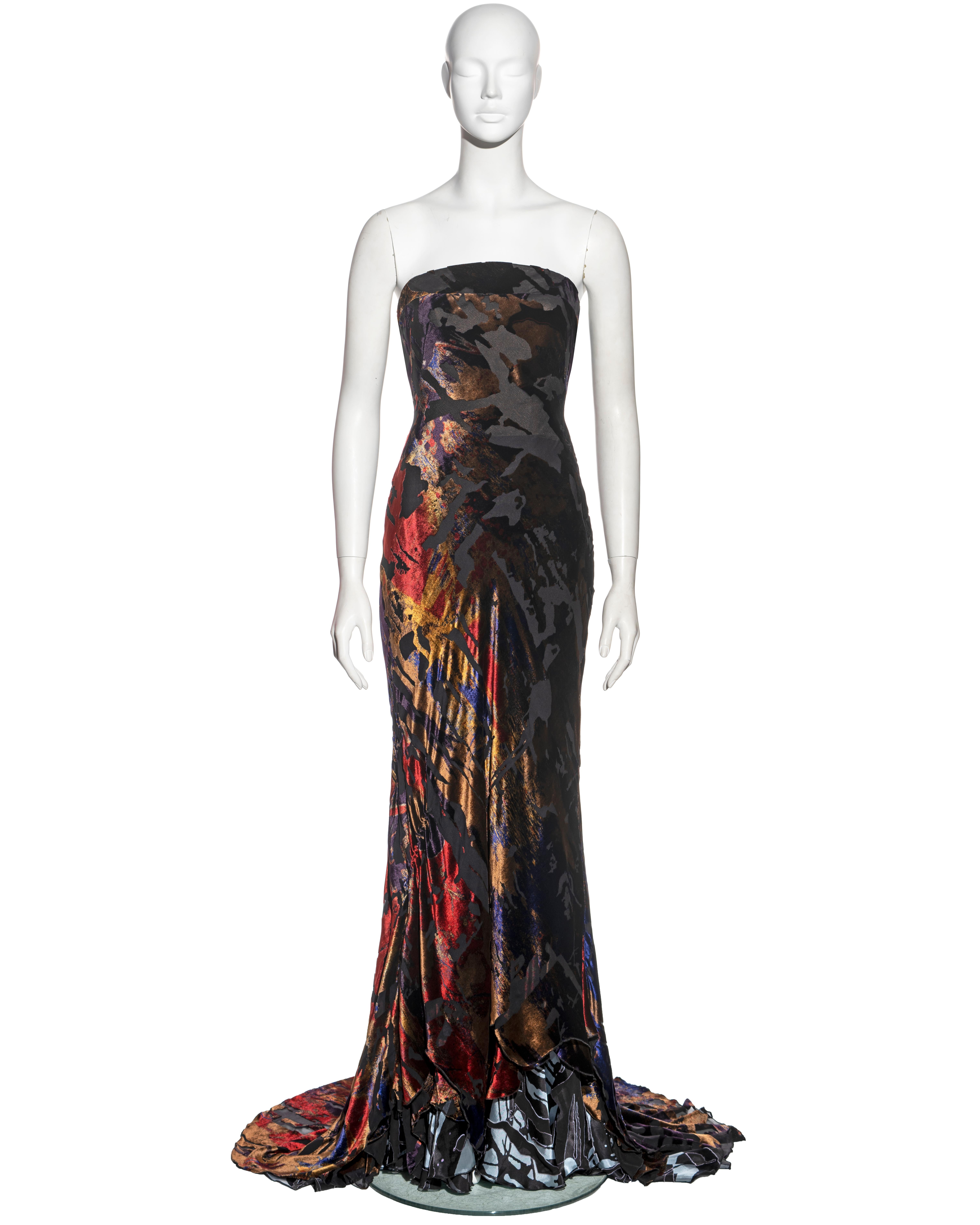 ▪ Christian Lacroix strapless evening dress
▪ Sold by One of a Kind Archive
▪ Constructed from silk devoré; a fabric technique particularly used on velvets, where a mixed-fibre material undergoes a chemical process to dissolve the cellulose fibres