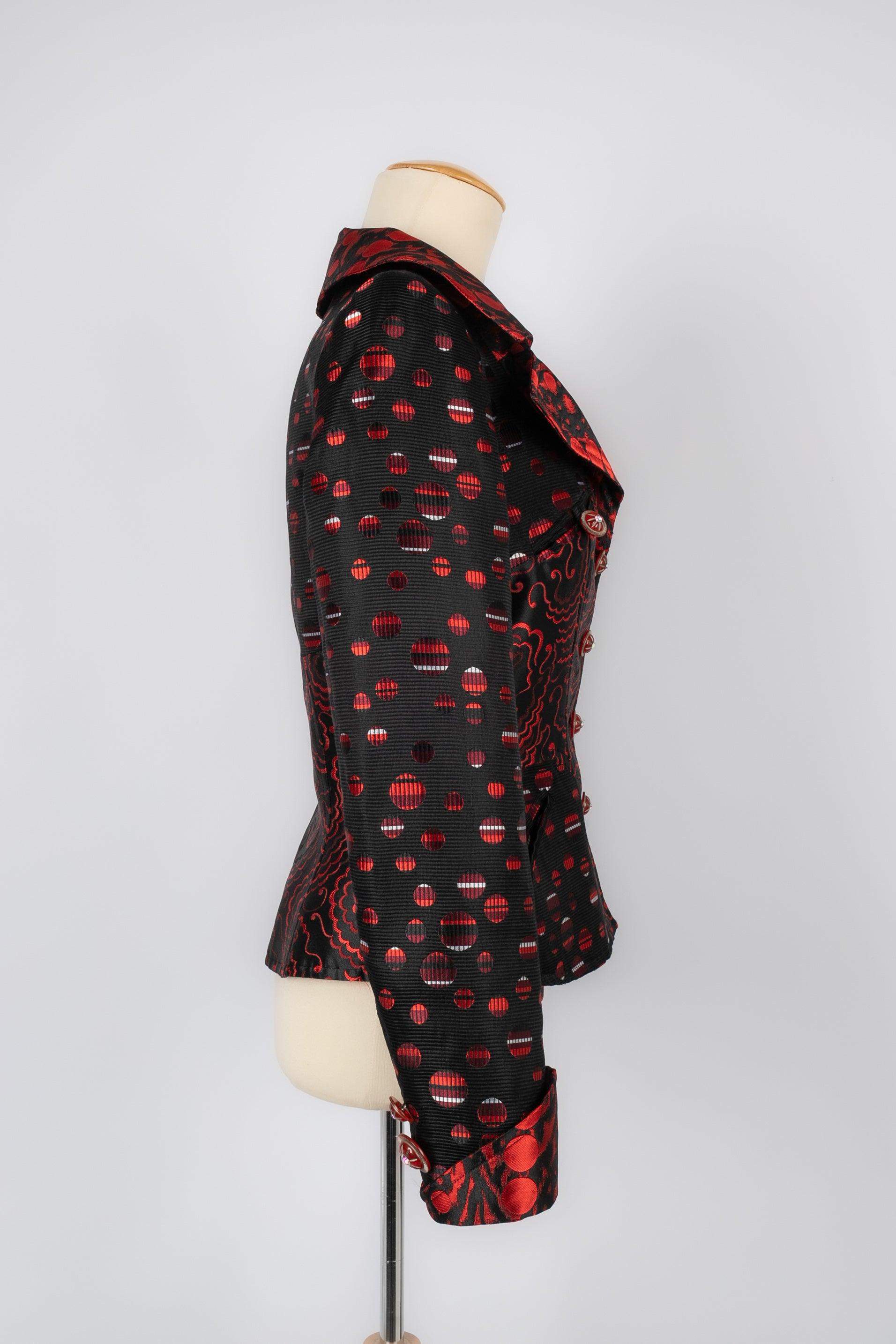 Giacca in seta di Christian Lacroix nei toni del nero e del rosso In condizioni buone in vendita a SAINT-OUEN-SUR-SEINE, FR