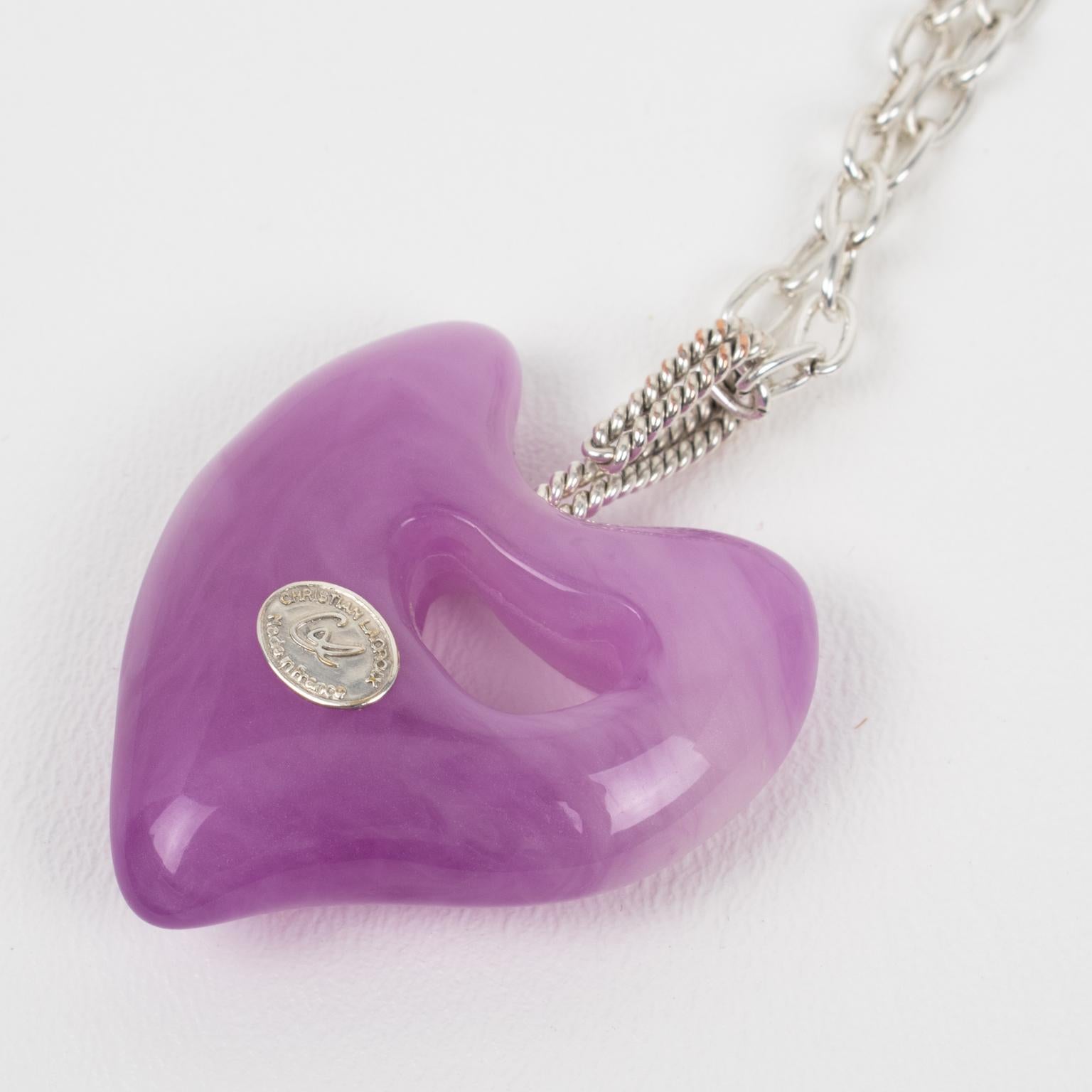Christian Lacroix Collana in metallo argentato con ciondolo a forma di cuore in resina color lavanda in vendita 2