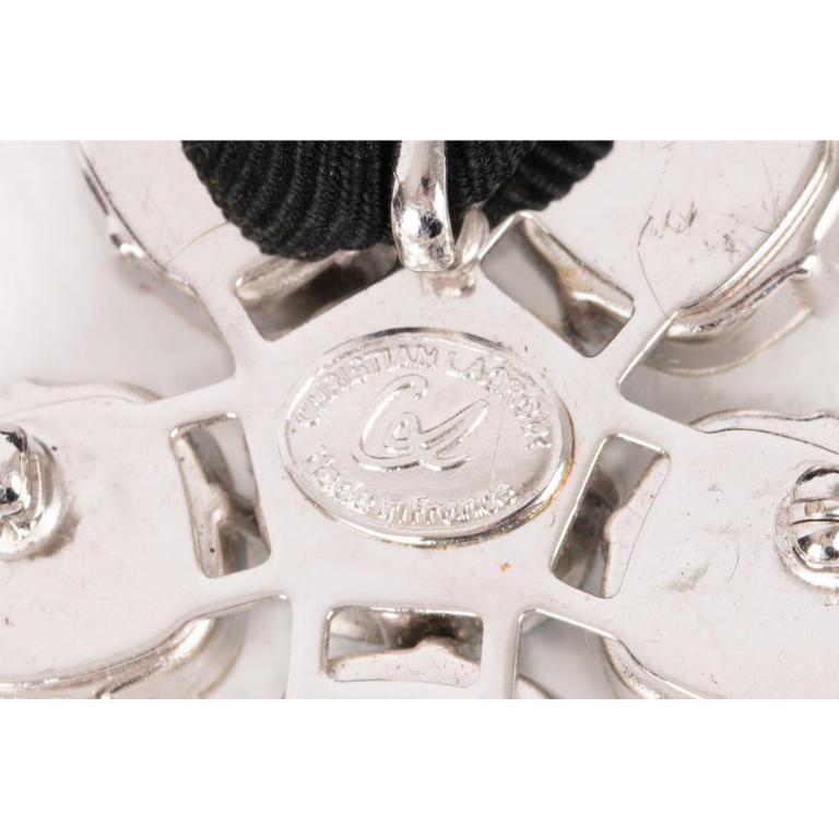 Christian Lacroix Silberne Metall-Brosche mit Anhänger im Angebot 6
