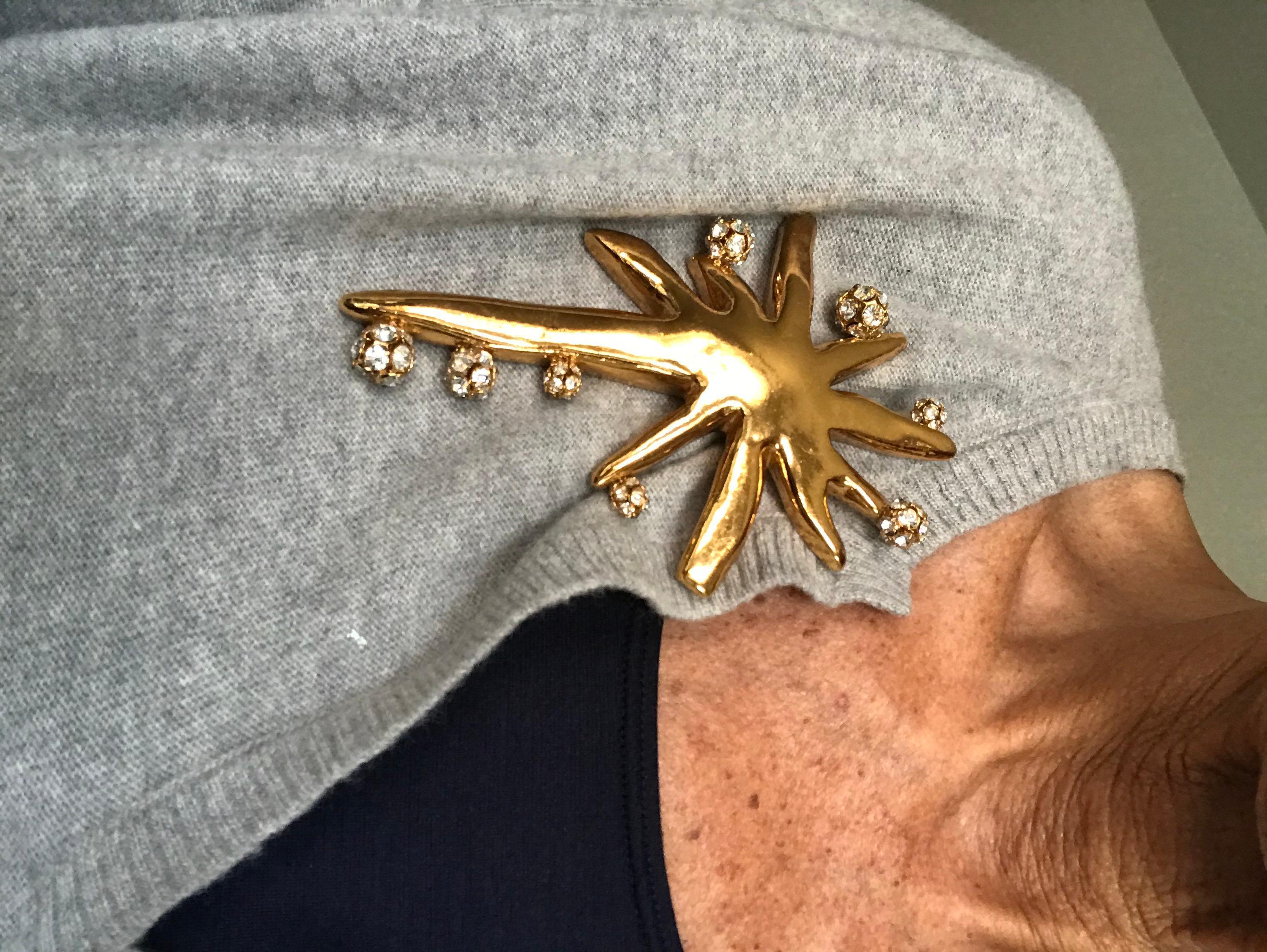Christian Lacroix star brooch with glittering balls, gold toned Resin 1980/90s For Sale 4