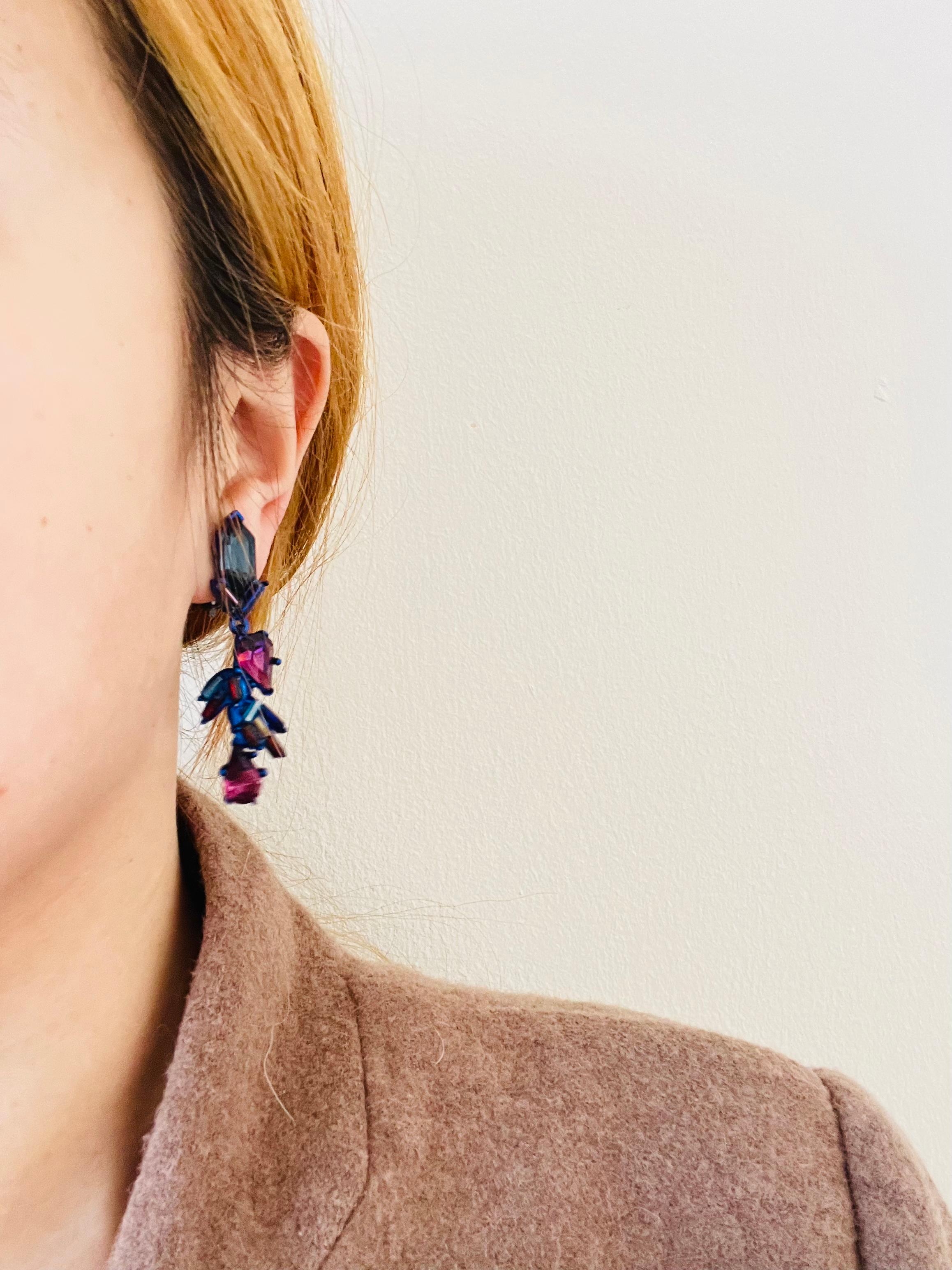 Christian Lacroix Vintage Años 80 Cristales Azul Marino Morado Iridiscente Pendientes de clip en Excelente estado para la venta en Wokingham, England