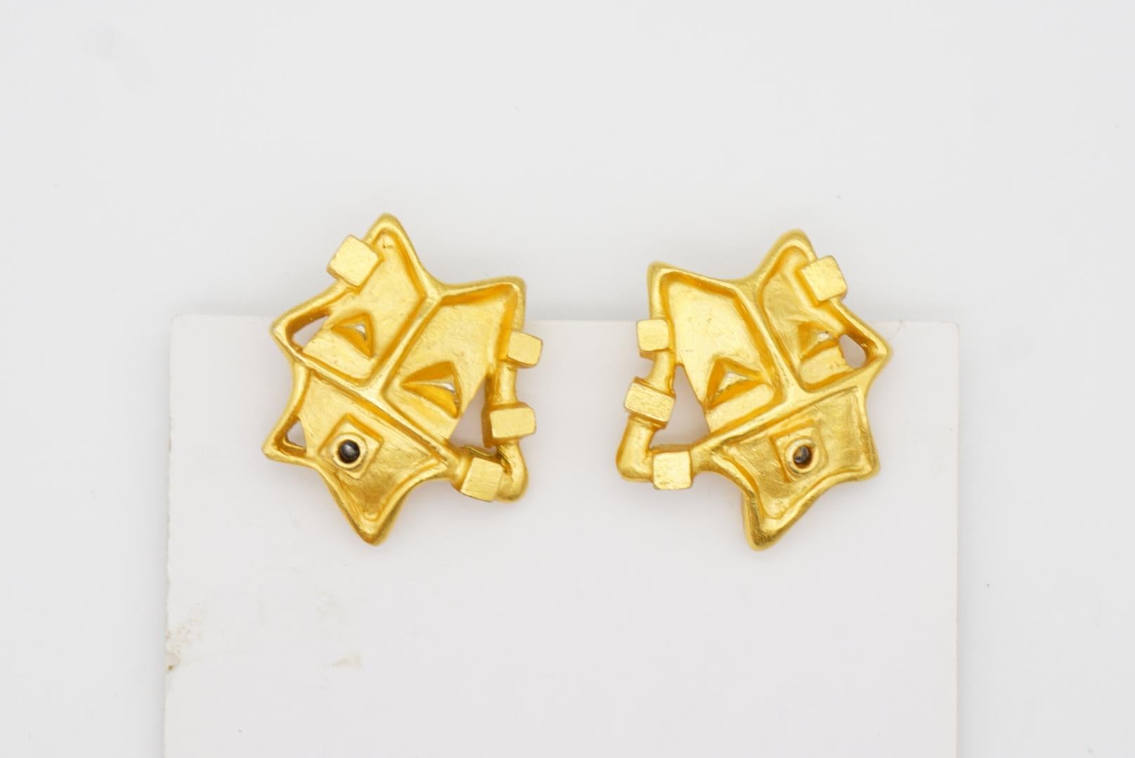 Christian Lacroix Vintage 1980s Geometric Face Smile Openwork Gold Clip Earrings For Sale 3