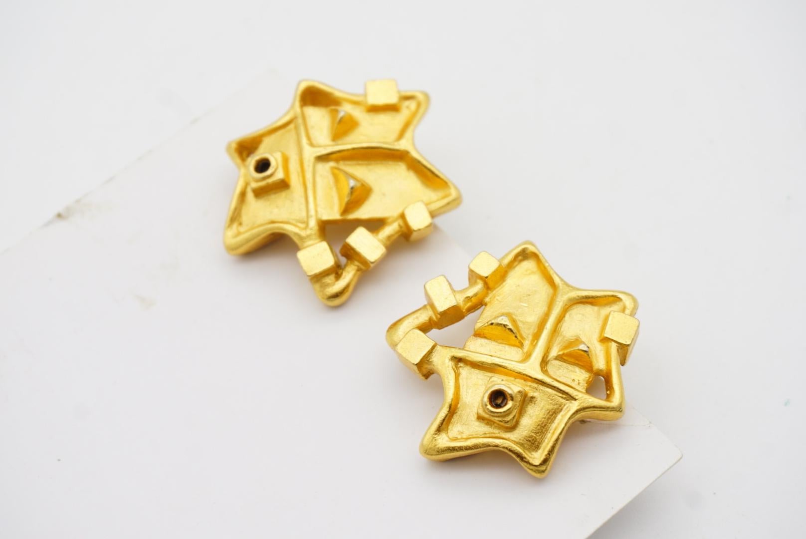 Christian Lacroix Vintage 1980s Geometric Face Smile Openwork Gold Clip Earrings For Sale 4
