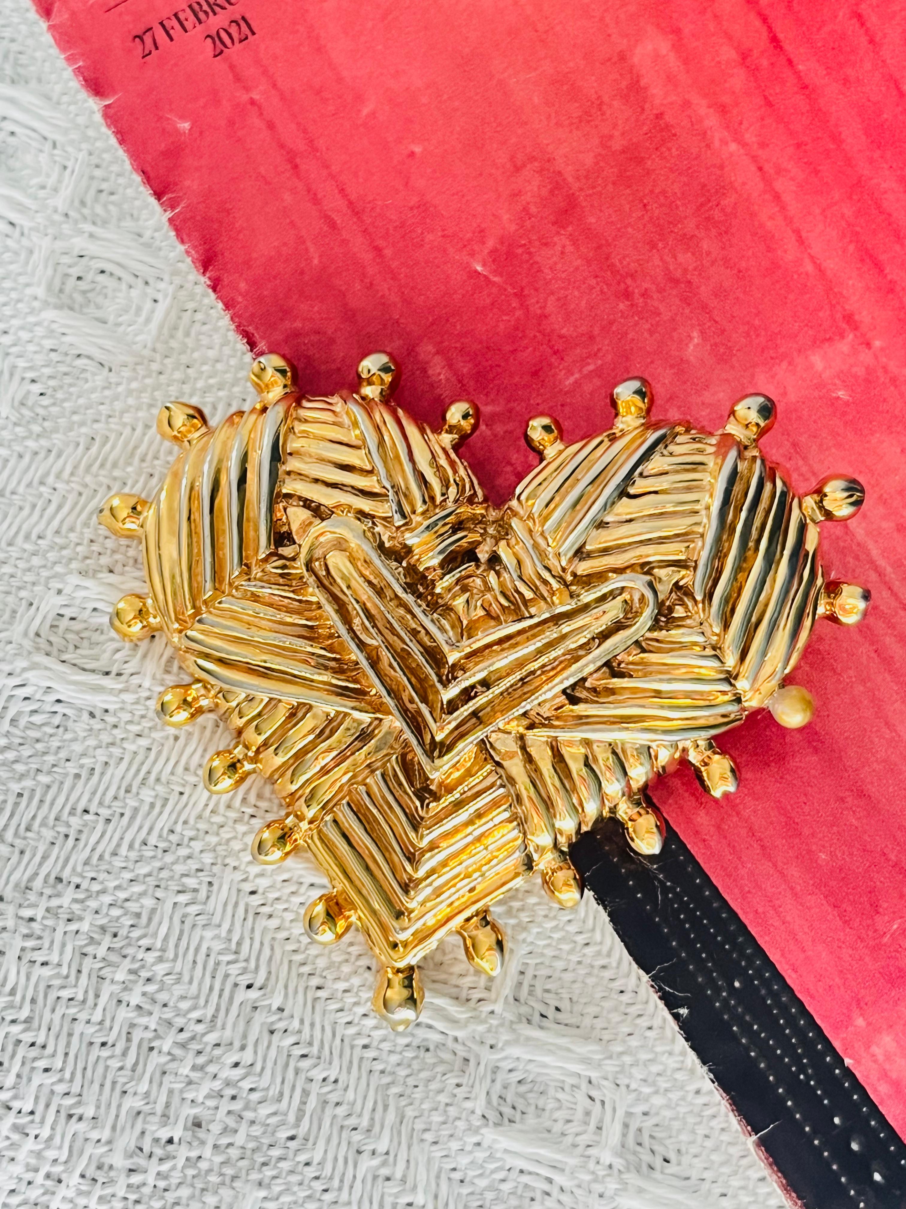 Christian Lacroix Vintage 1990 Gold texturiert riesige Crisscross Herz Dots Brosche für Damen oder Herren im Angebot