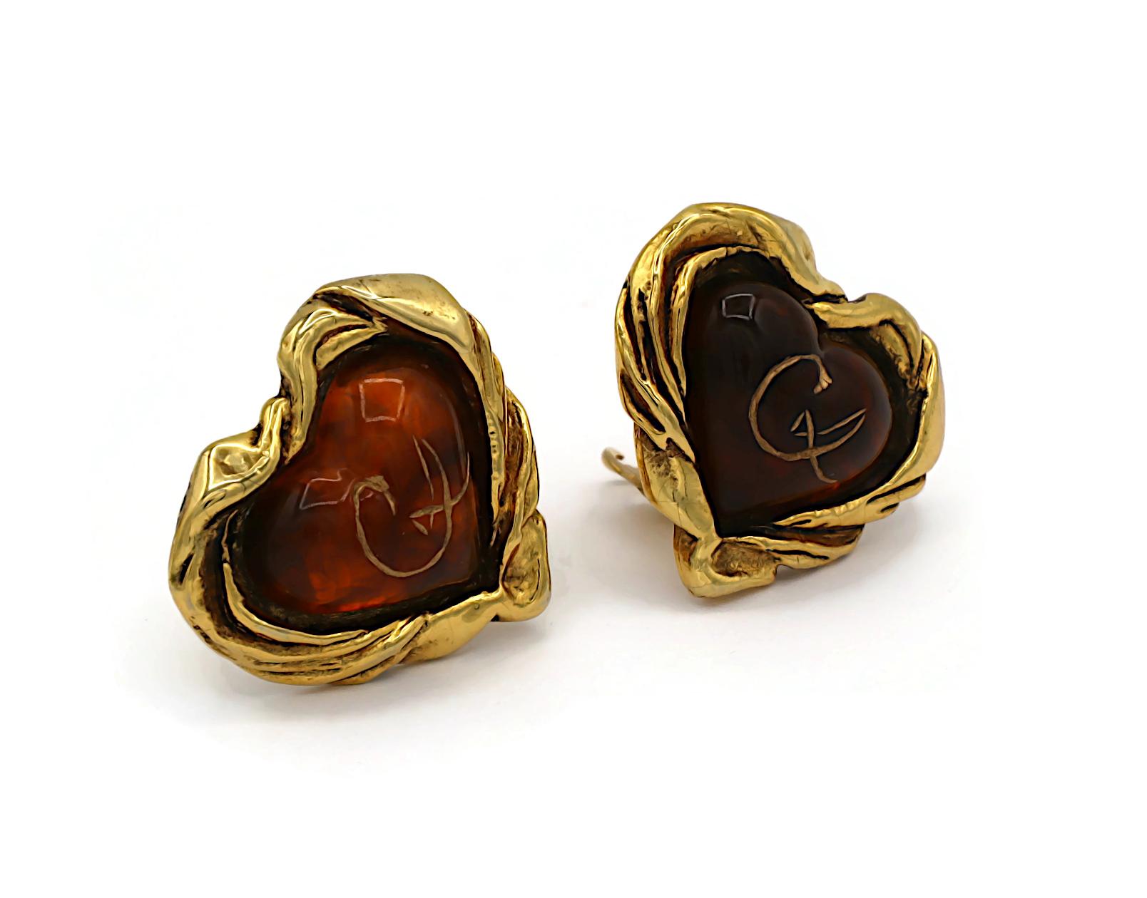 CHRISTIAN LACROIX Vintage Bernstein Harz CL Logo Herz Clip-On Ohrringe im Zustand „Gut“ im Angebot in Nice, FR