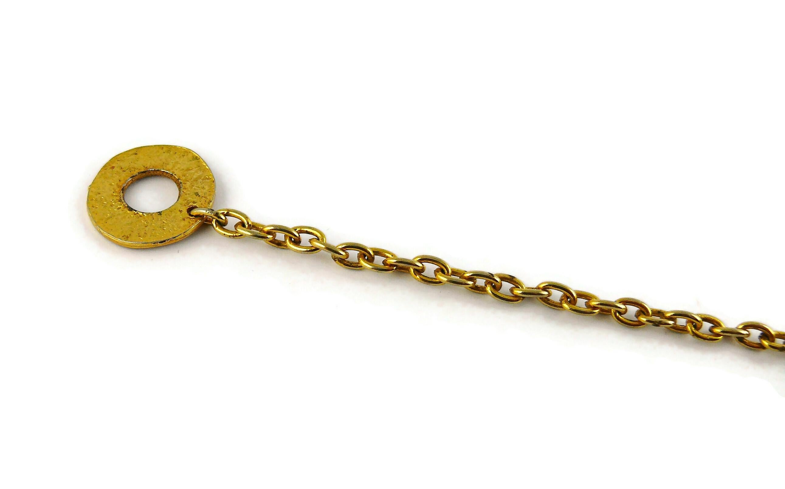 Christian Lacroix, collier vintage en perles de verre vertes anciennes et médaillon de divinité État moyen - En vente à Nice, FR