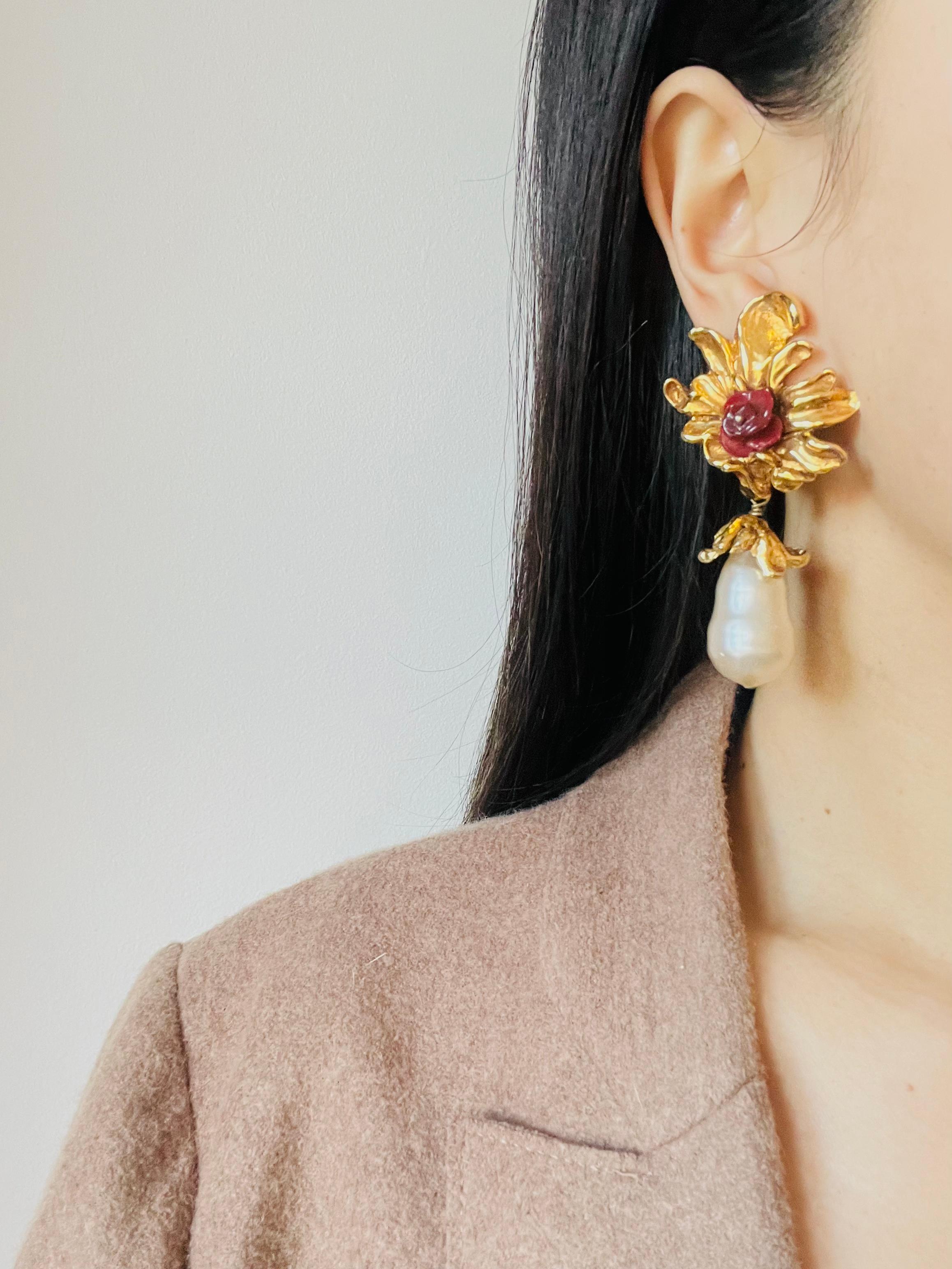 Christian Lacroix Pendientes gruesos Vintage Barroco Flor de rosa Perla Gota de agua en venta 2