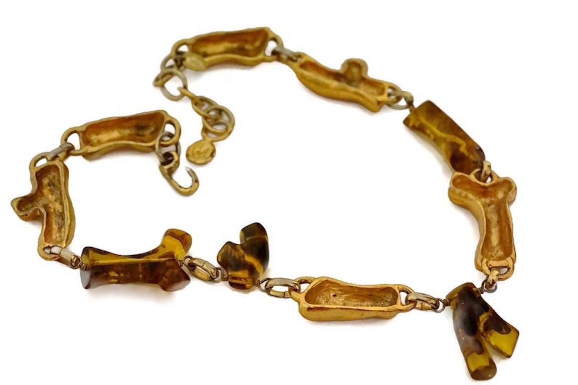 CHRISTIAN LACROIX Vintage Coral Gold Amber Lucite Necklace In Good Condition For Sale In Kingersheim, Alsace