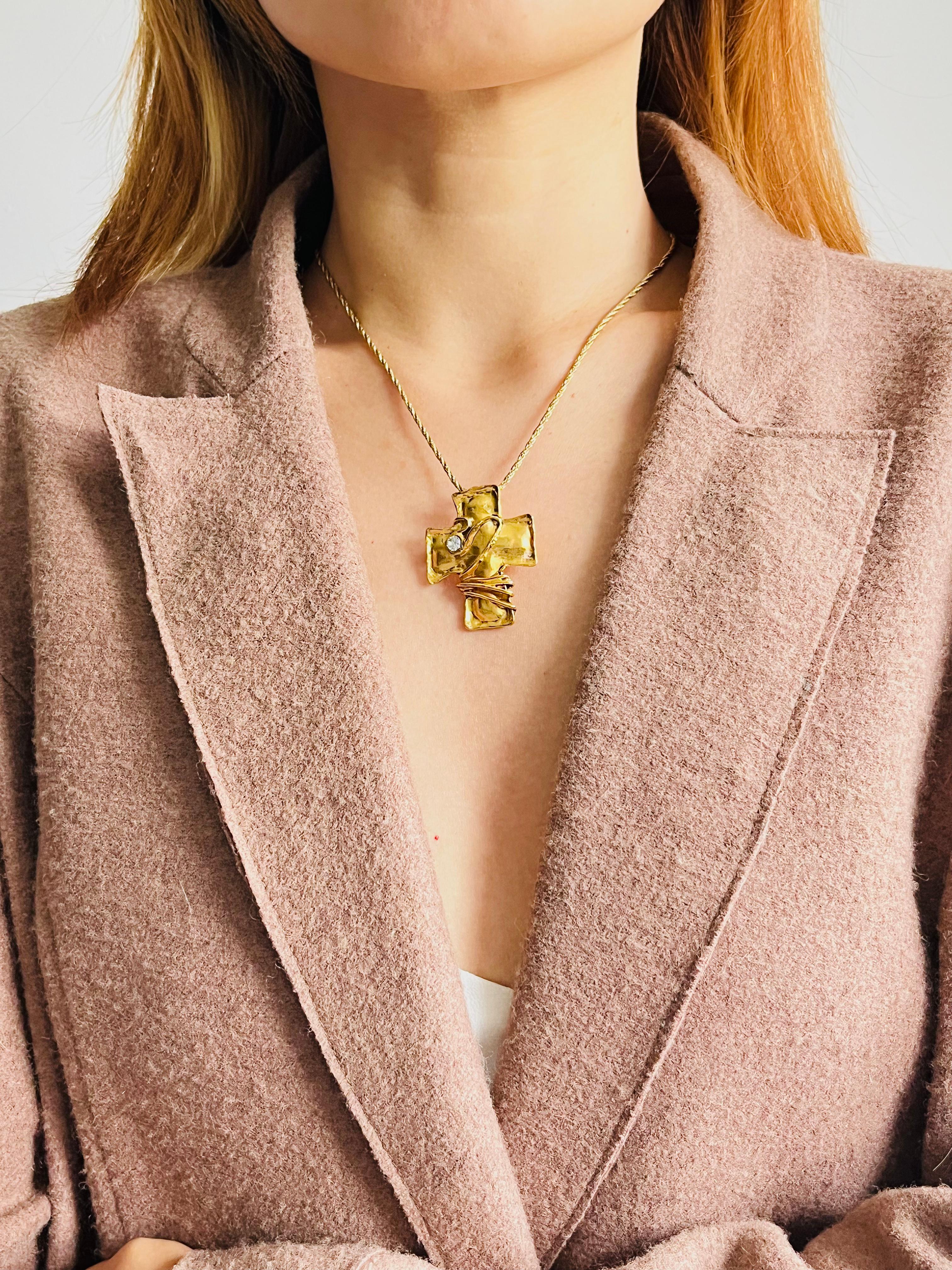 Christian Lacroix Croce Vintage Blu Rosa Verde Cristalli Argento Spilla Ciondolo in vendita 3