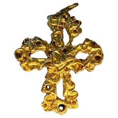 CHRISTIAN LACROIX  vintage   cross gold plated 