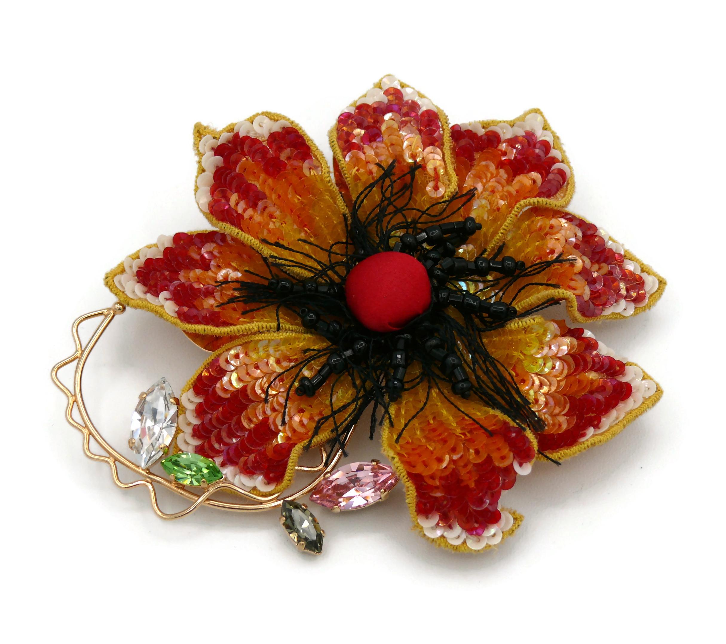 CHRISTIAN LACROIX Vintage Embroidered Flower Brooch In Excellent Condition For Sale In Nice, FR