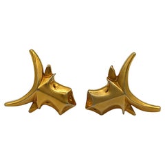 CHRISTIAN LACROIX Vintage Goldfarbene Vintage-Ohrclips mit Stierkopf