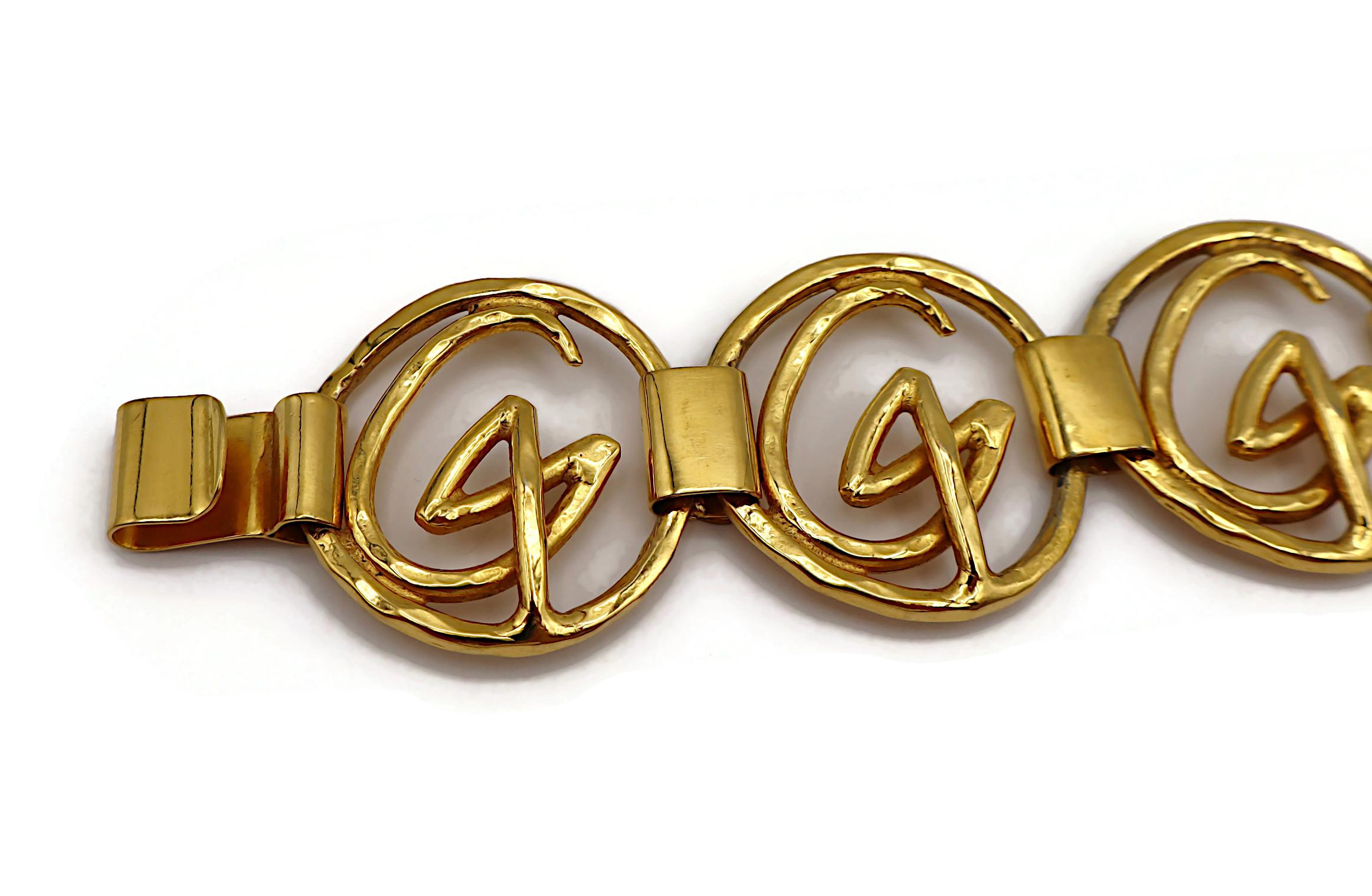 CHRISTIAN LACROIX Bracciale Vintage con Logo Iconico in tonalità oro in vendita 3