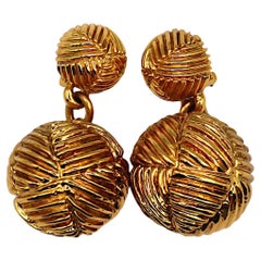 CHRISTIAN LACROIX Vintage Goldfarbene massive Kugel-Ohrringe in Goldtönen