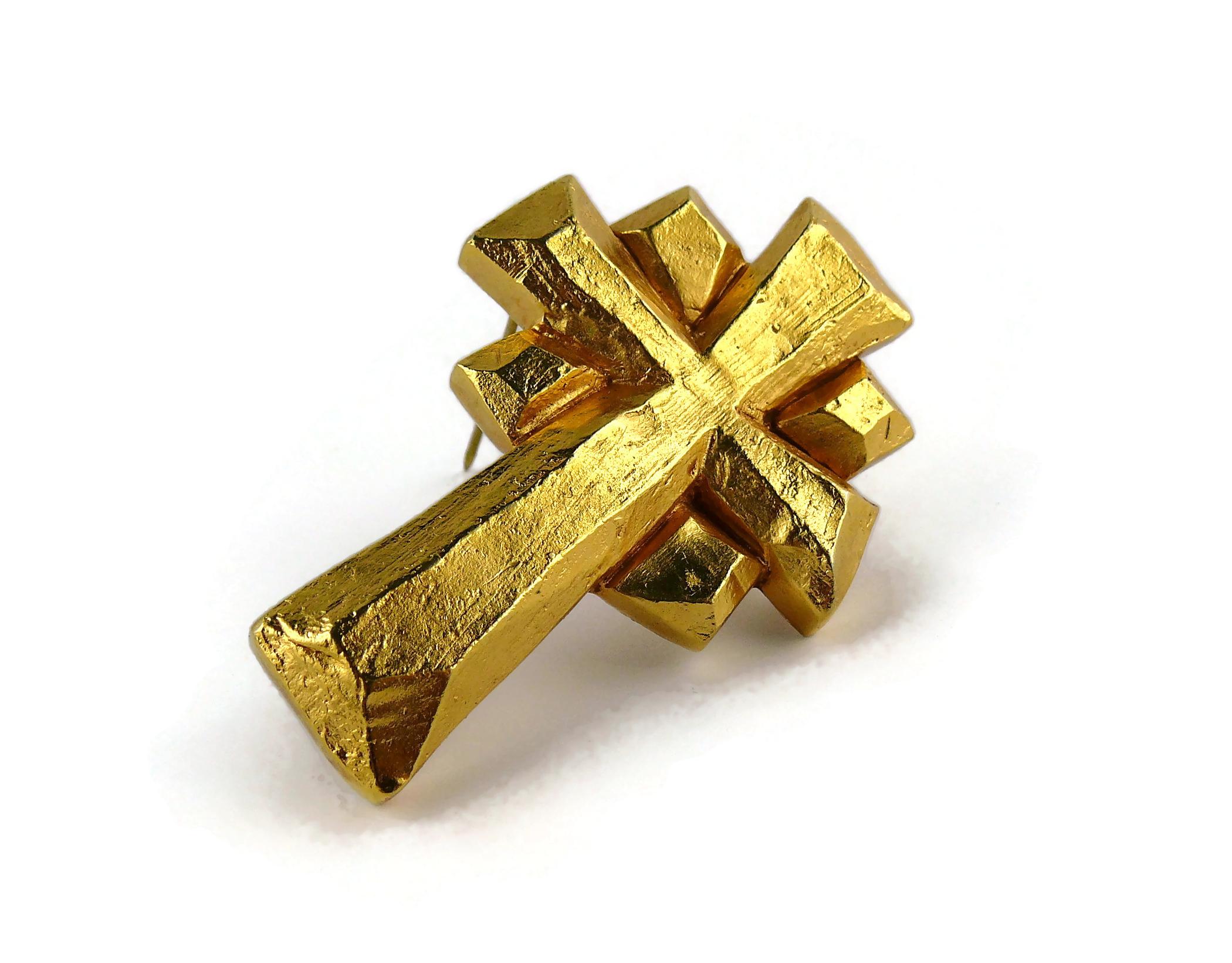 Women's Christian Lacroix Vintage Gold Toned Brutalist Cross Brooch Pendant For Sale