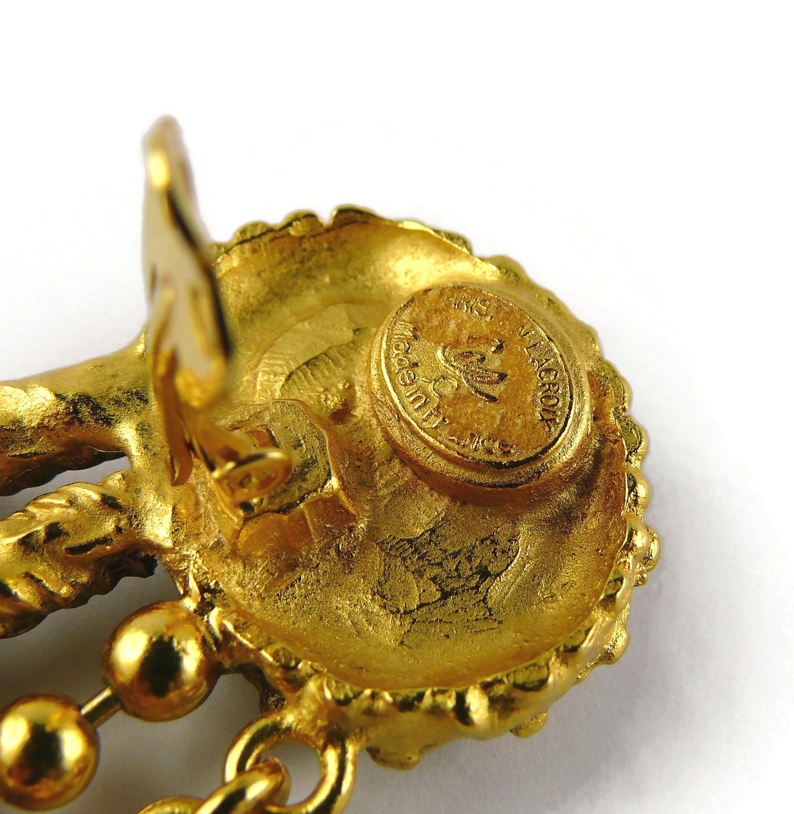 Christian Lacroix Vintage Gold getönte herzförmige Anhänger baumelnde Ohrringe im Angebot 3