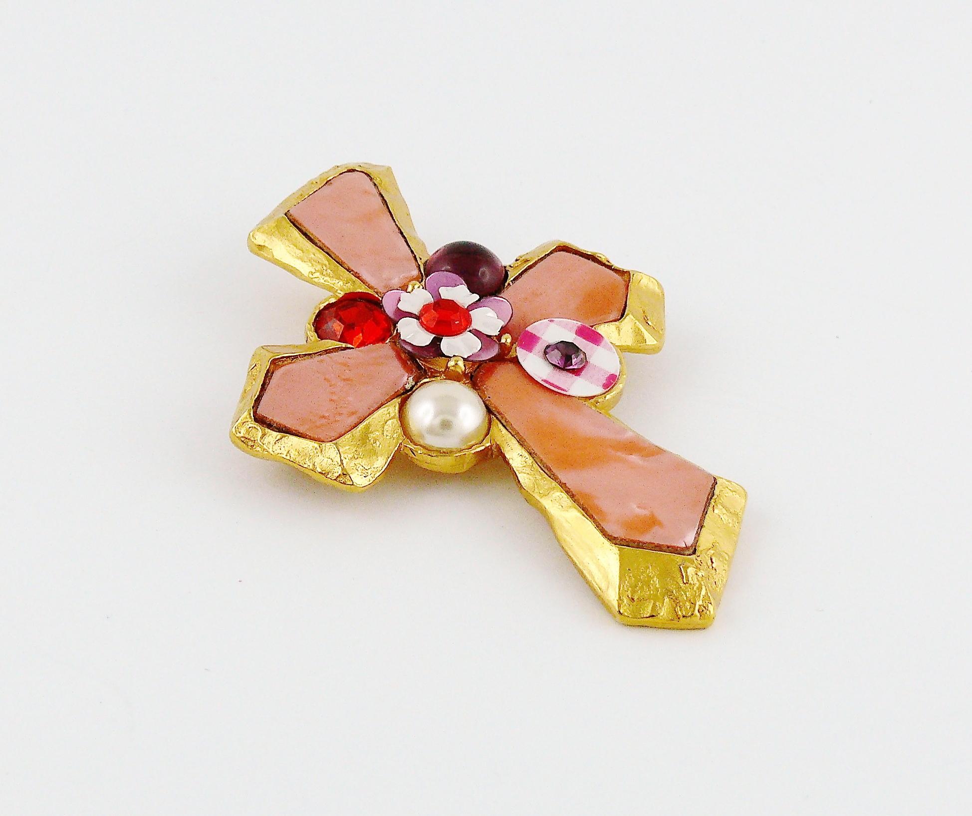 Christian Lacroix Vintage Gold Toned Jewelled Cross Brooch Pendant In Good Condition In Nice, FR