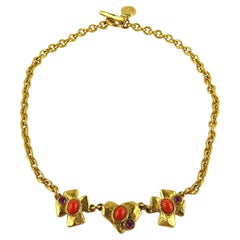 Christian Lacroix Vintage Gold getönte, juwelenbesetzte Herzkreuz-Halskette