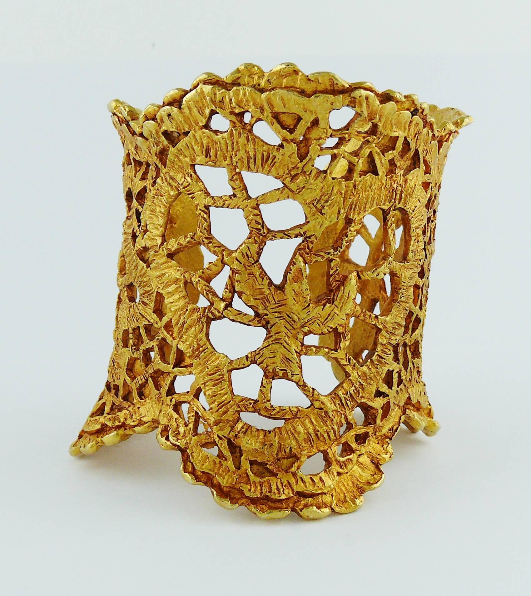 Christian Lacroix Vintage Gold Toned Openwork Cuff Bracelet In Excellent Condition In Nice, FR