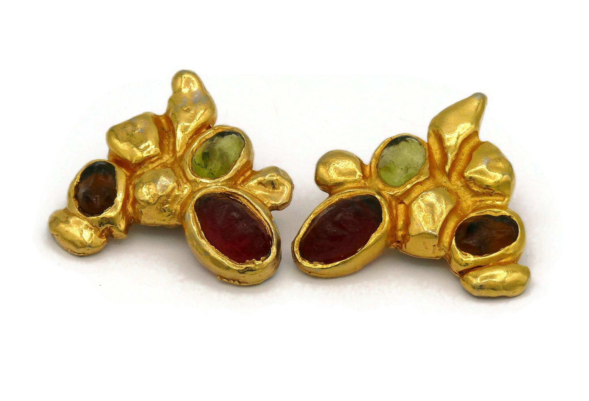 CHRISTIAN LACROIX Vintage Heart Clip-On Earrings In Fair Condition For Sale In Nice, FR