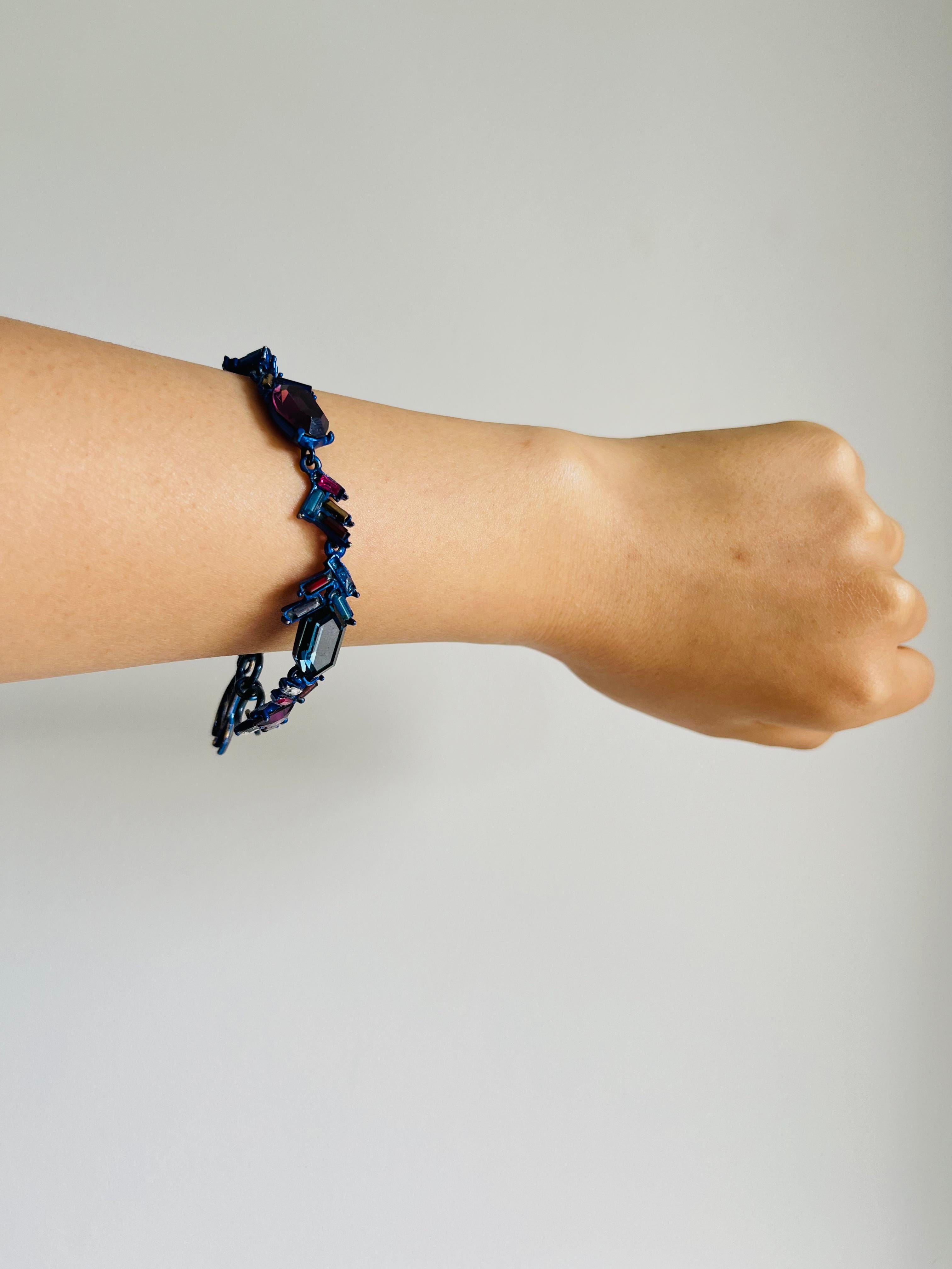 Christian Lacroix Vintage Hexagon Oval Triangle Navy Purple Iridescent Bracelet en vente 2