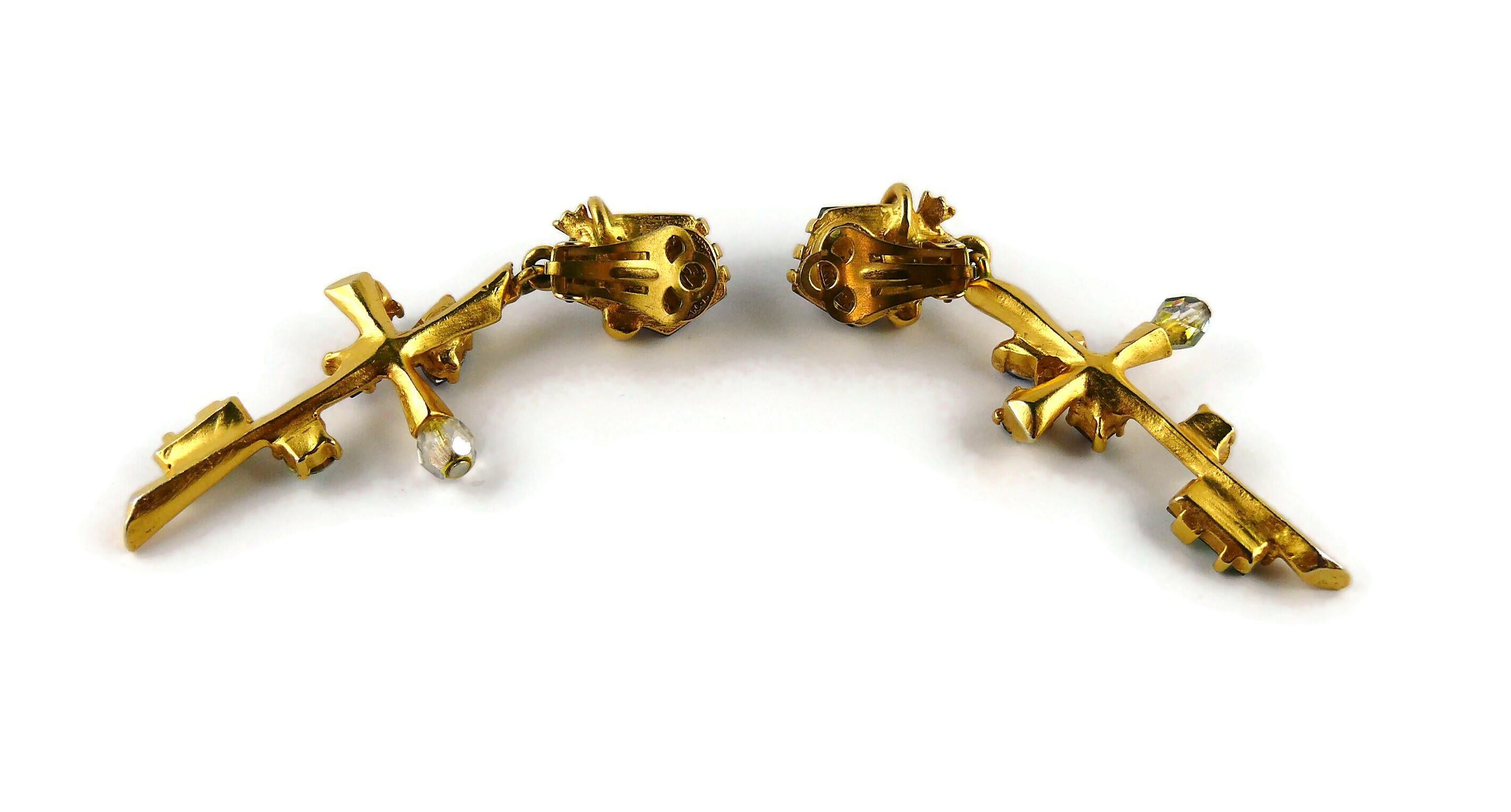 Christian Lacroix Vintage baumelnde Ohrringe mit Juwelen und abstraktem Kreuz im Angebot 4