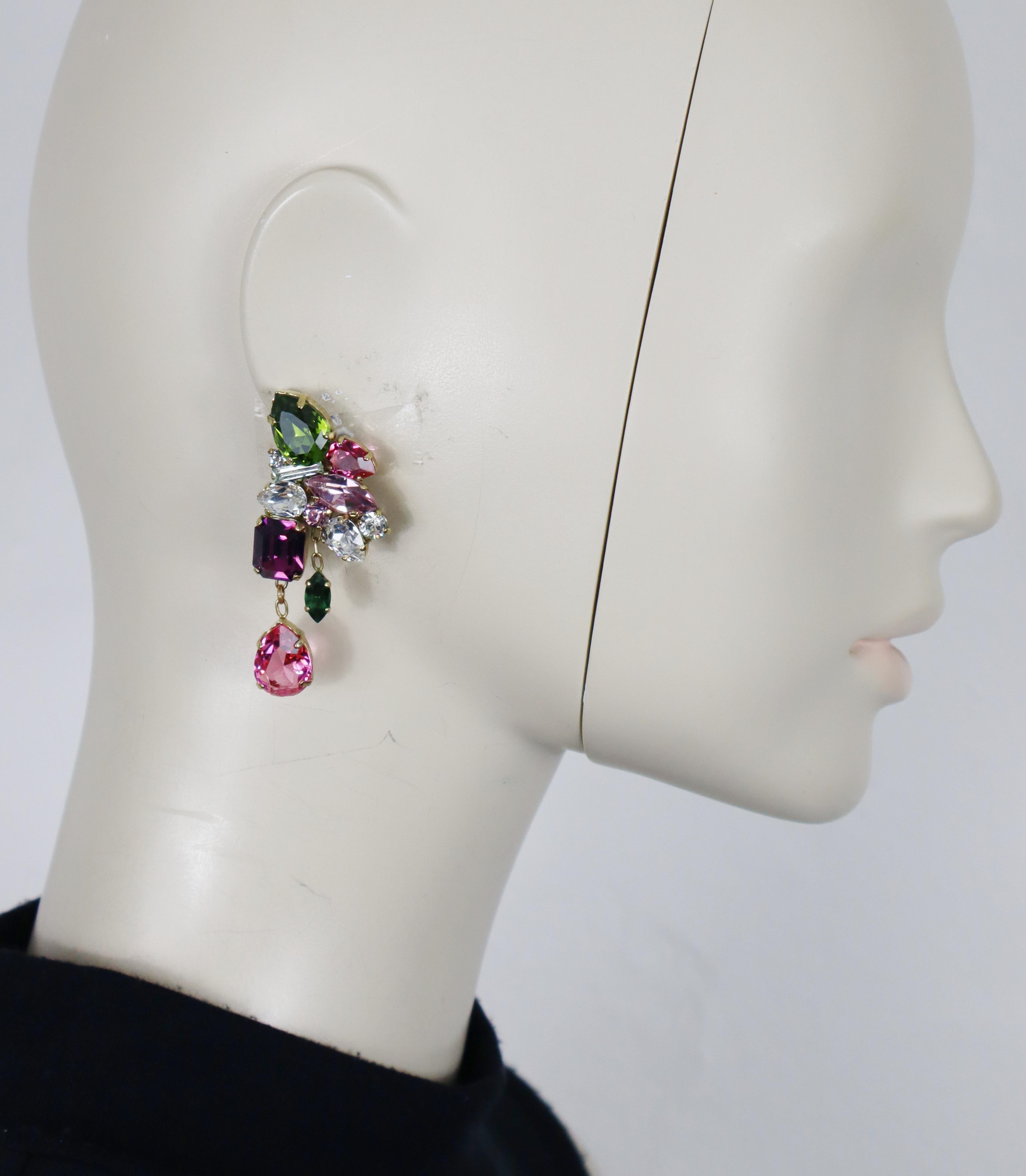 CHRISTIAN LACROIX vintage gold tone dangle earrings (clip-on) embellished with multicolored crystals.

Marked CHRISTIAN LACROIX CL Made in France.

Indicative measurements : max. height approx. 5.8 cm (3.74 inches) / max. width approx 2.5 cm (1.77