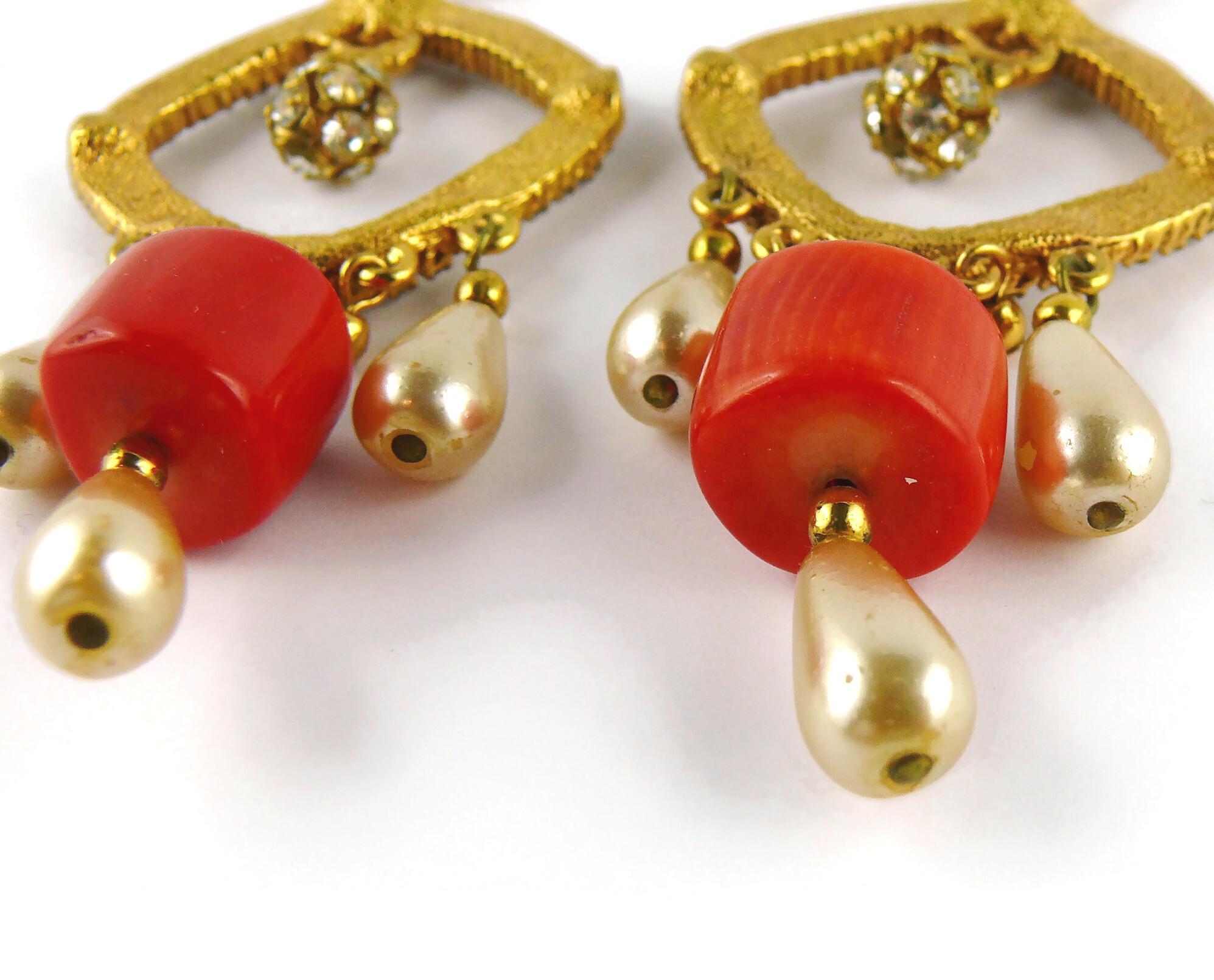 Christian Lacroix Vintage-Ohrringe mit Juwelen besetzt im Angebot 12