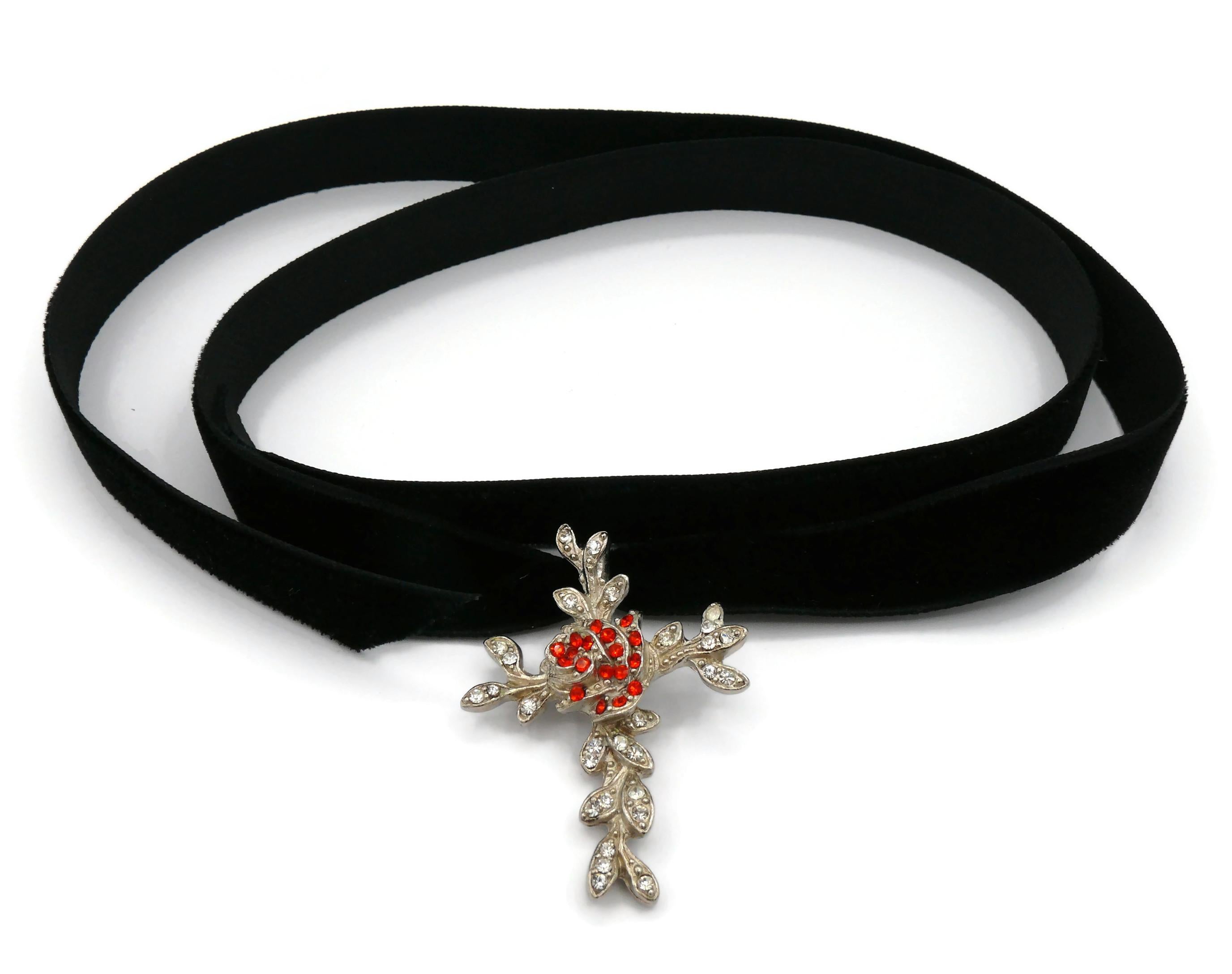 CHRISTIAN LACROIX Vintage Jewelled Floral Cross Pendant In Excellent Condition For Sale In Nice, FR