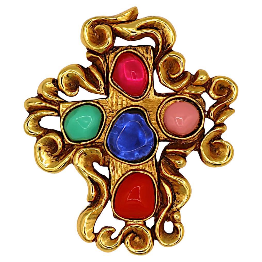 CHRISTIAN LACROIX Vintage Kreuzbrosche mit Juwelen in Goldtönen im Barockstil