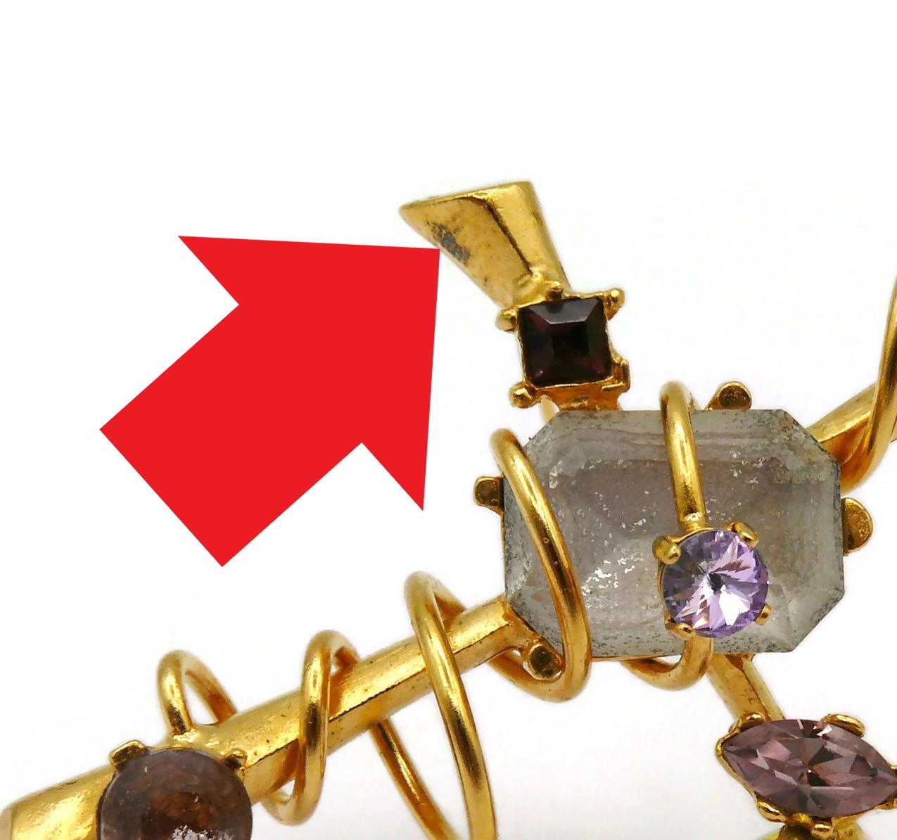 CHRISTIAN LACROIX Vintage-Brosche mit Kreuzanhänger aus Gold mit Juwelen in Goldtönen im Angebot 6