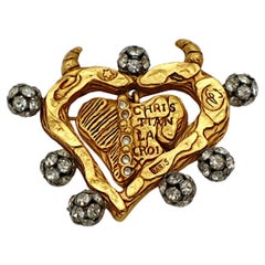 CHRISTIAN LACROIX Vintage Herzbrosche mit Juwelen in Goldtönen
