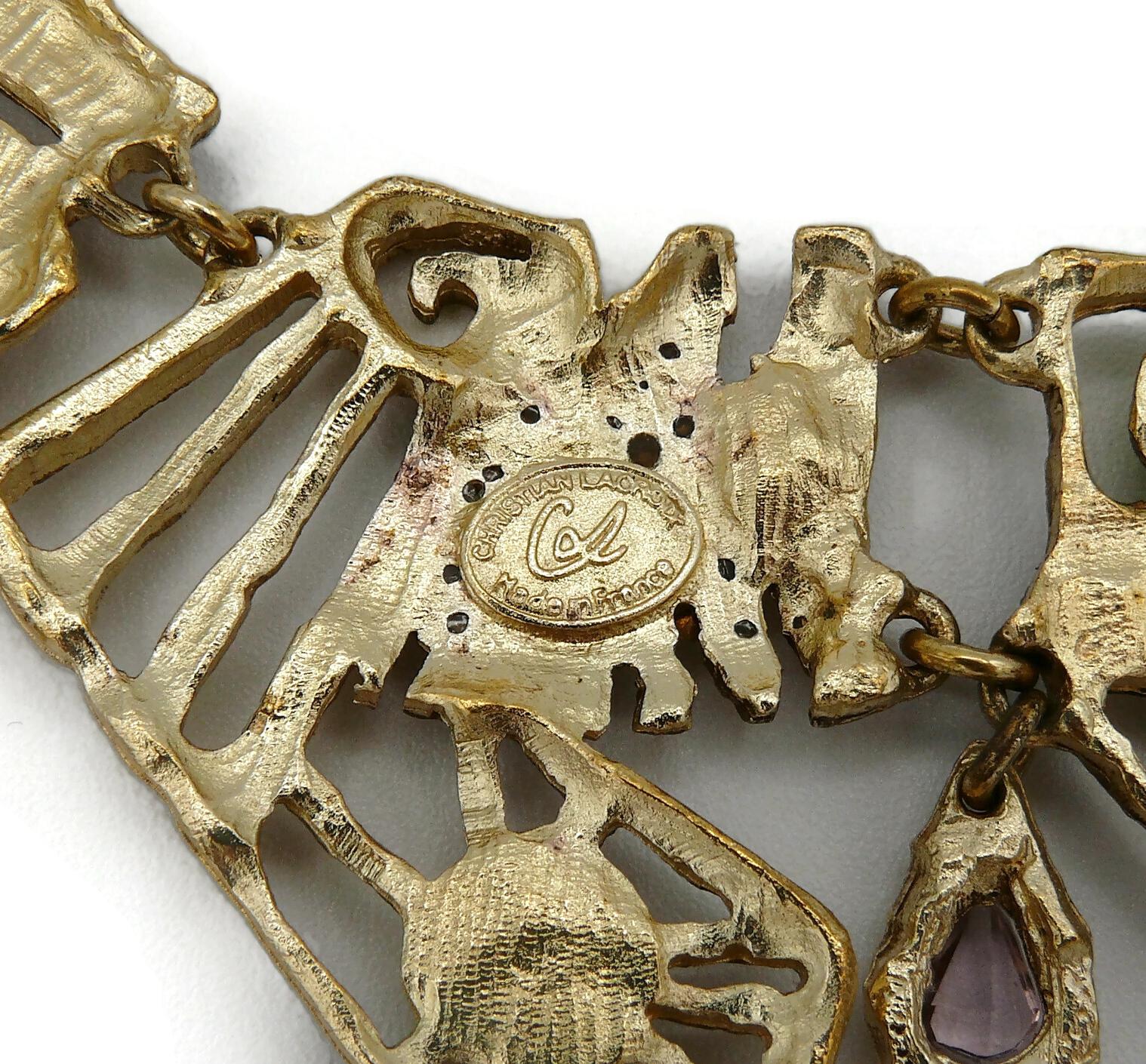 Christian Lacroix Vintage Brutalistische Halskette mit Juwelen in Gold und durchbrochenen Verzierungen im Angebot 7
