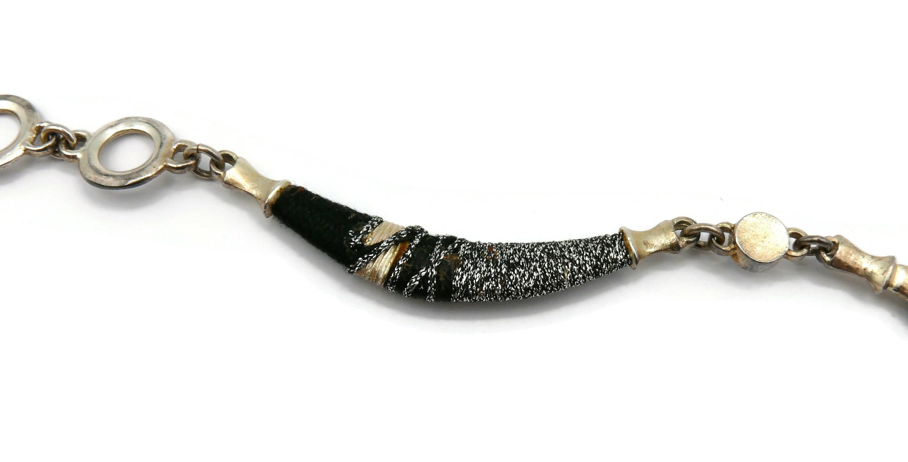 CHRISTIAN LACROIX Collier vintage en argent orné de bijoux en vente 10