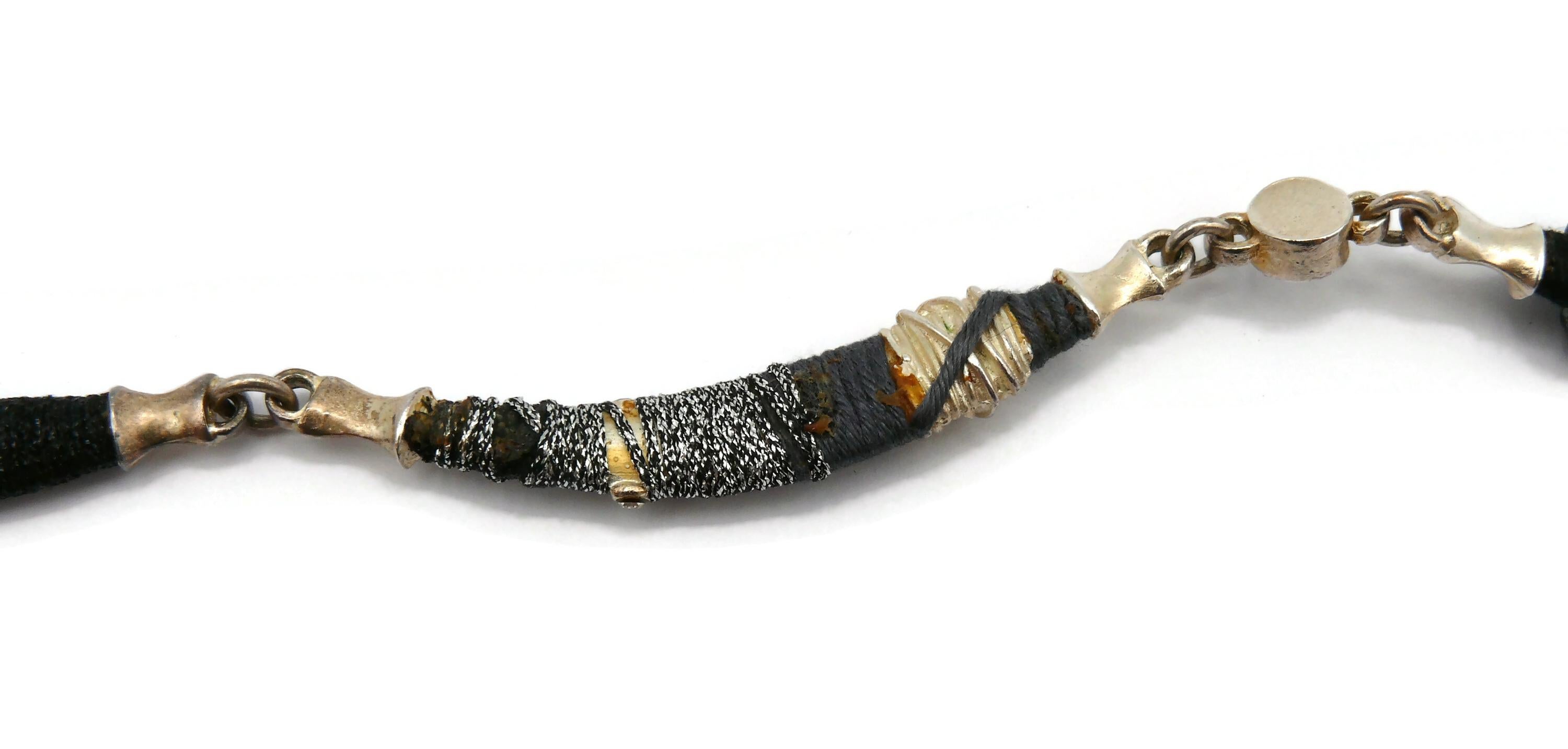 CHRISTIAN LACROIX Collier vintage en argent orné de bijoux en vente 12