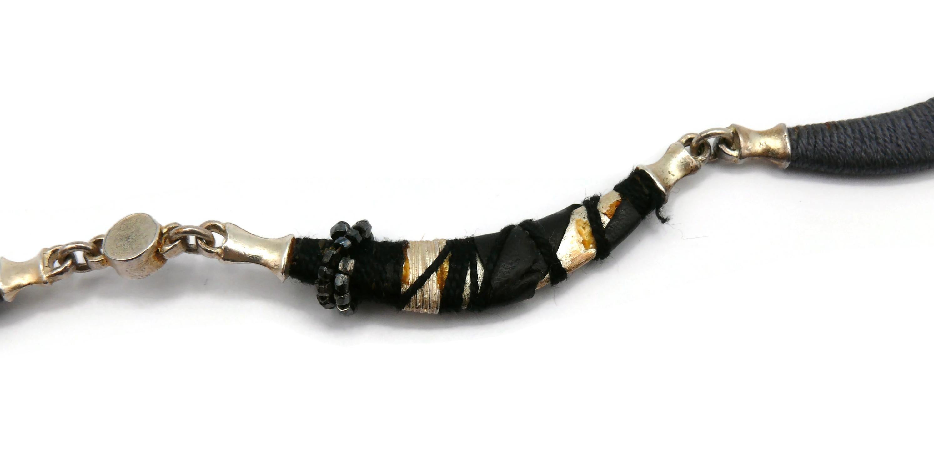 CHRISTIAN LACROIX Collier vintage en argent orné de bijoux en vente 13