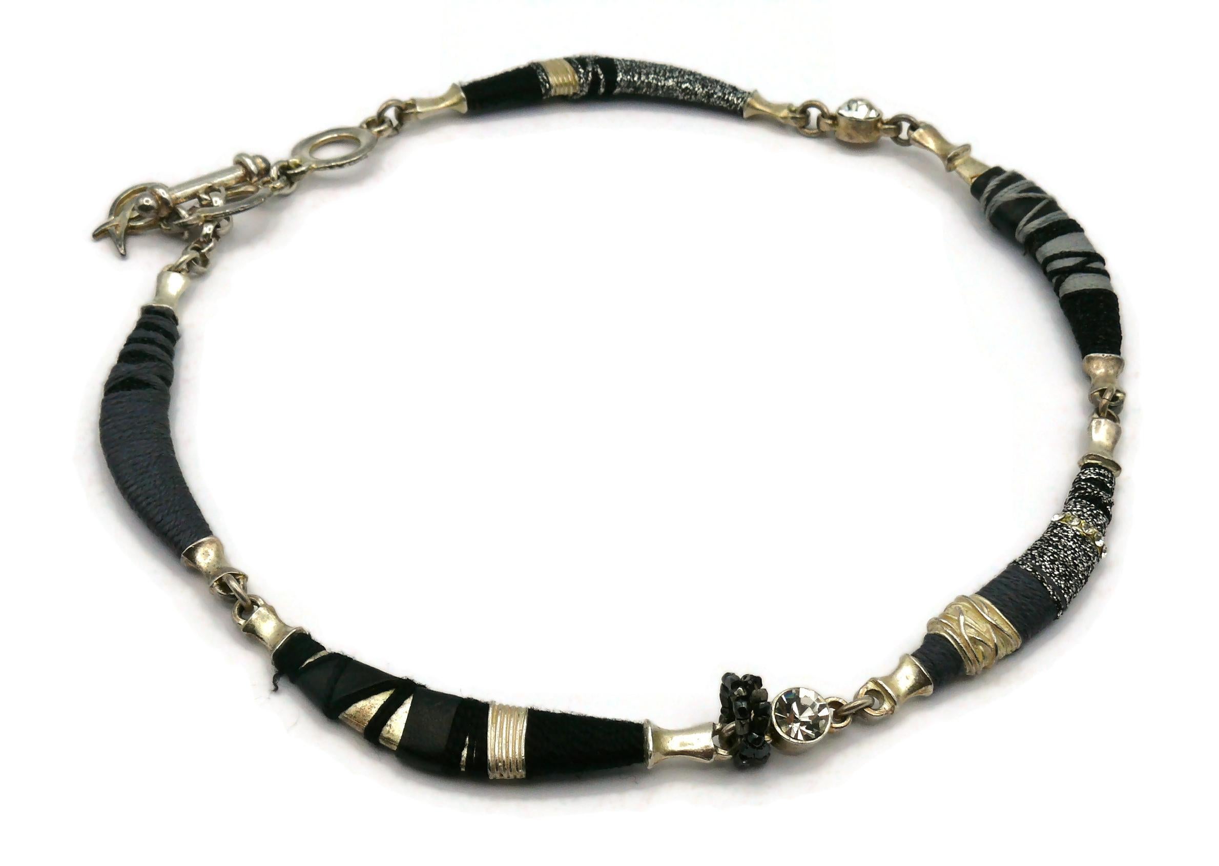 CHRISTIAN LACROIX Collier vintage en argent orné de bijoux Bon état - En vente à Nice, FR