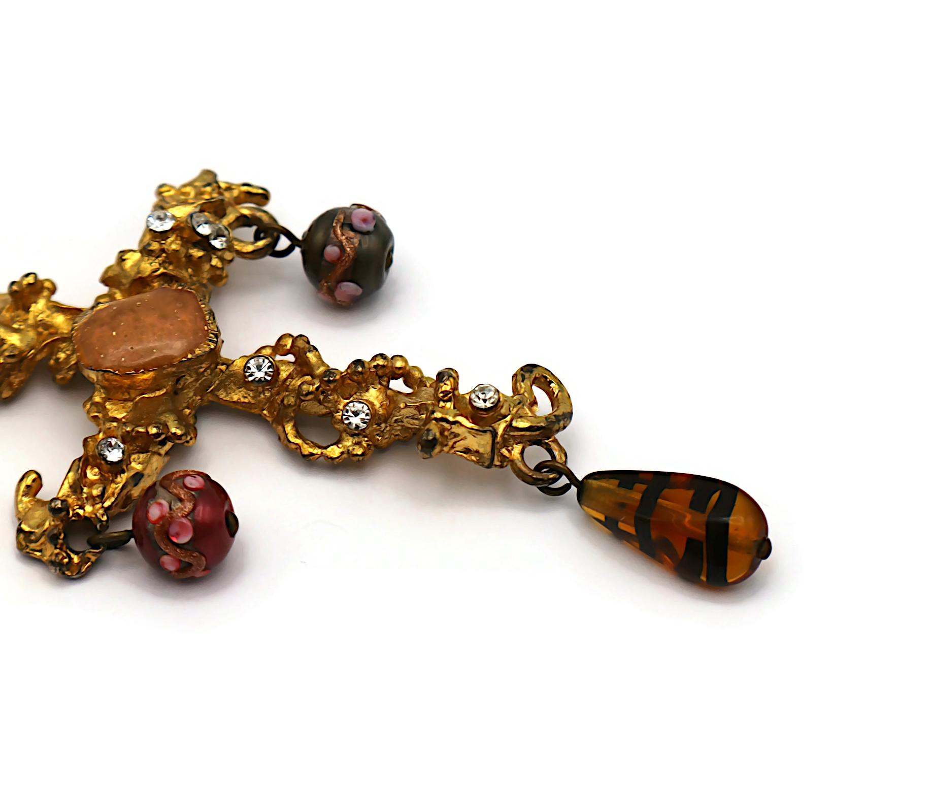 CHRISTIAN LACROIX Ciondolo a croce testurizzato Jewell Vintage in vendita 7