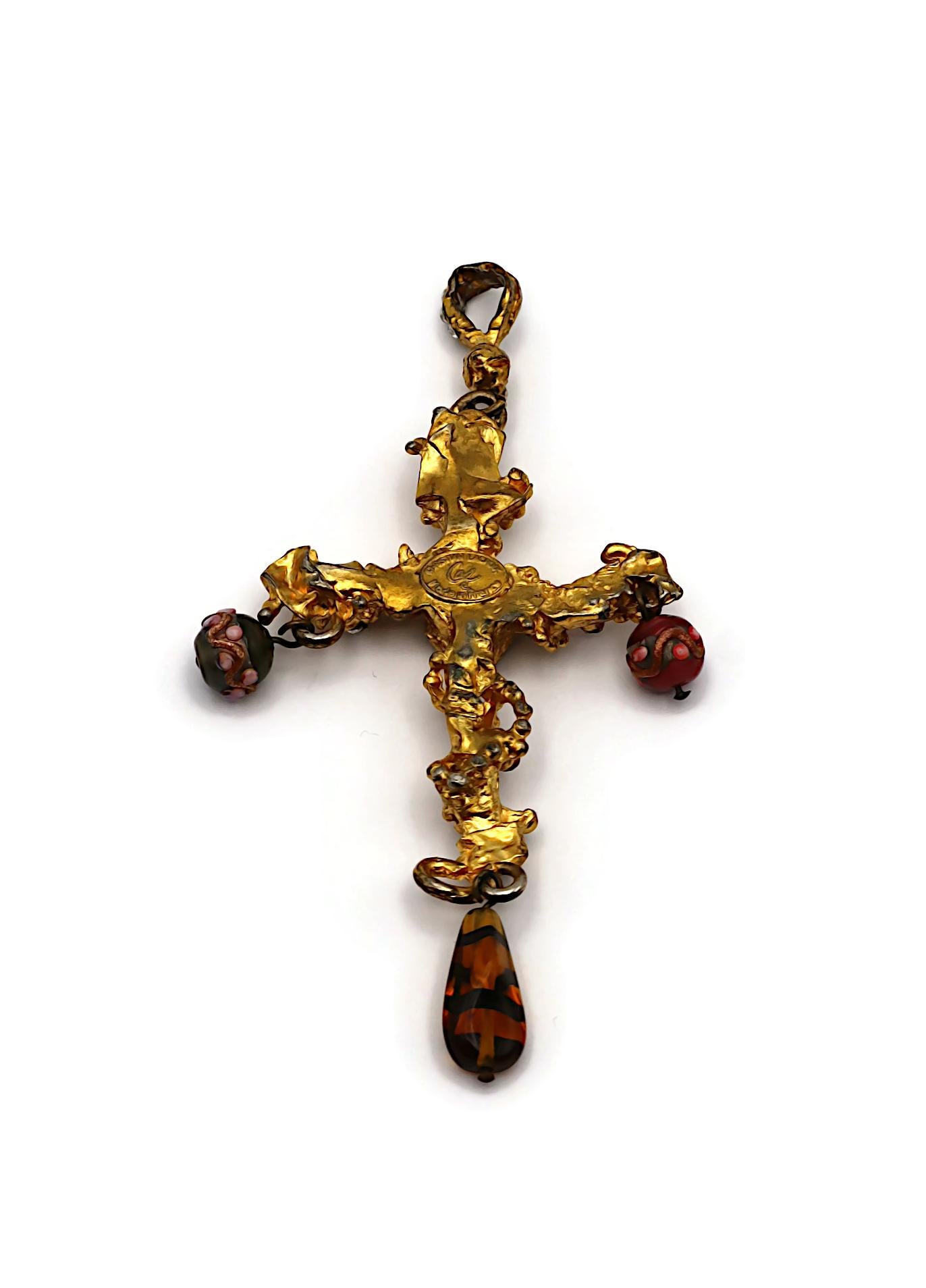 CHRISTIAN LACROIX Ciondolo a croce testurizzato Jewell Vintage in vendita 8