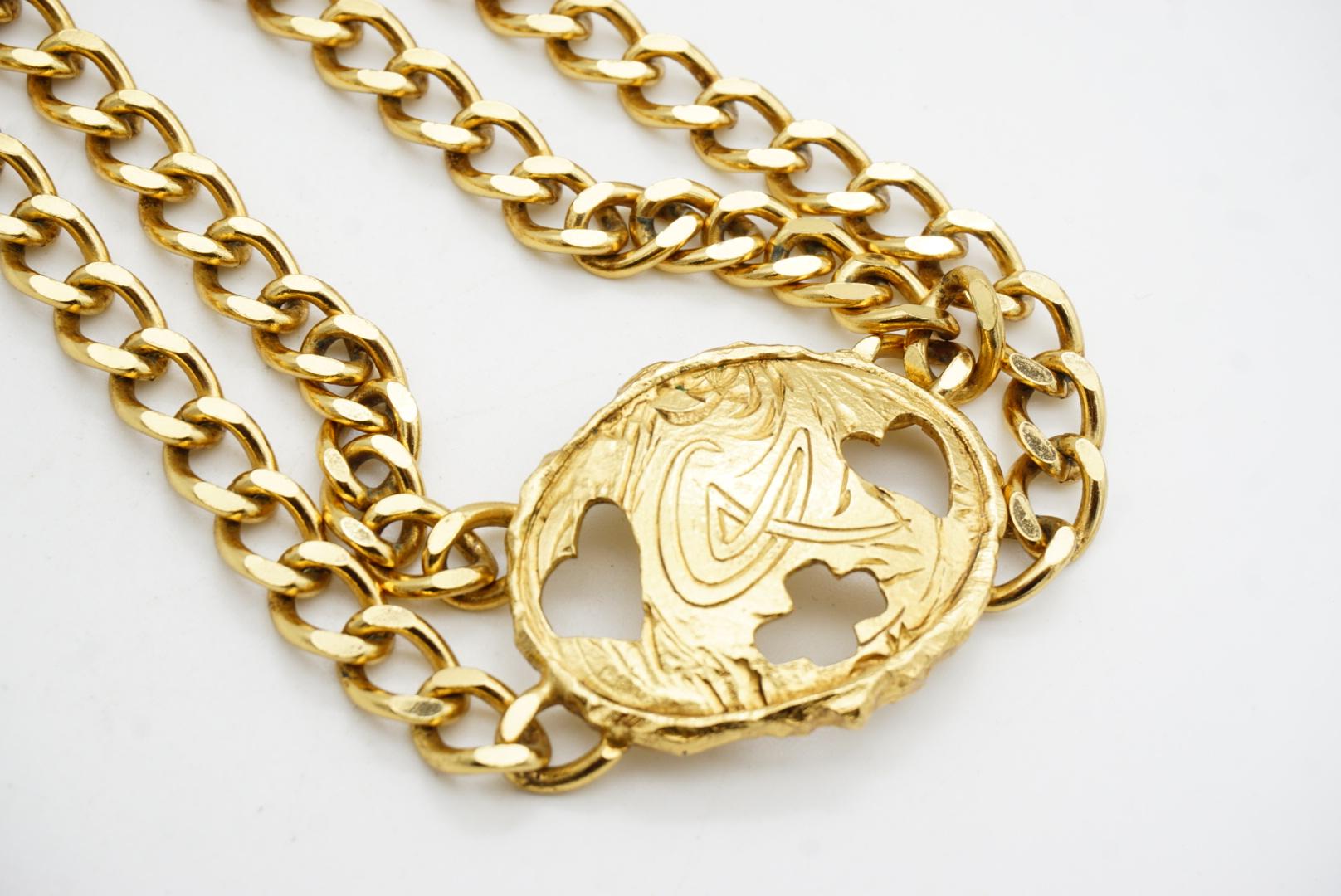 Collier ras du cou double couche avec logo Vintage Lacroix, cœur ovale et croix en vente 5