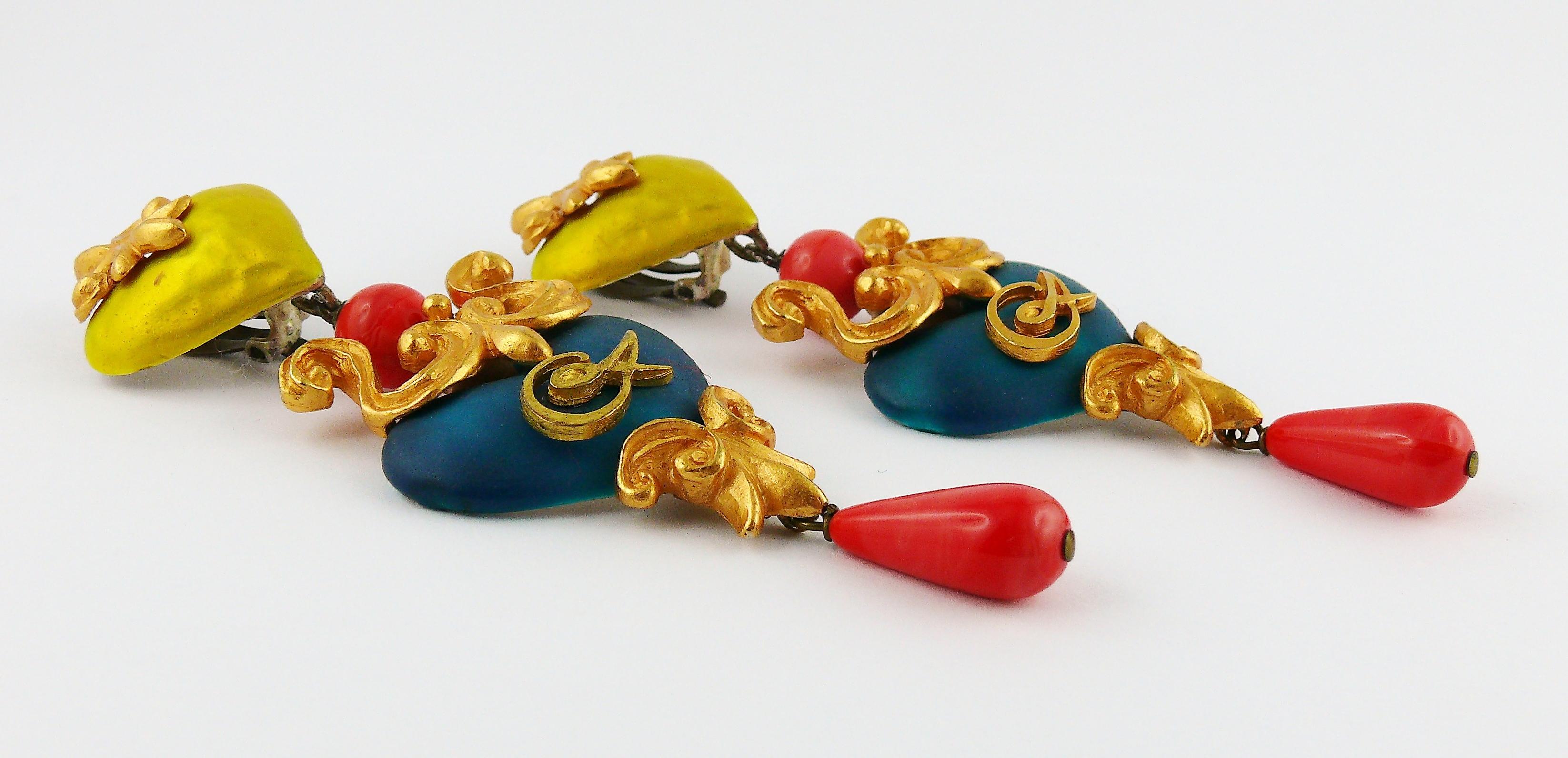 CHRISTIAN LACROIX vintage long Baroque dangling earrings (clip-on) with gold toned details featuring enameled hearts, faux coral bead and drop.

Marked CHRISTIAN LACROIX CL Made in France.

Indicative measurements : length approx. 10.5 cm (4.13