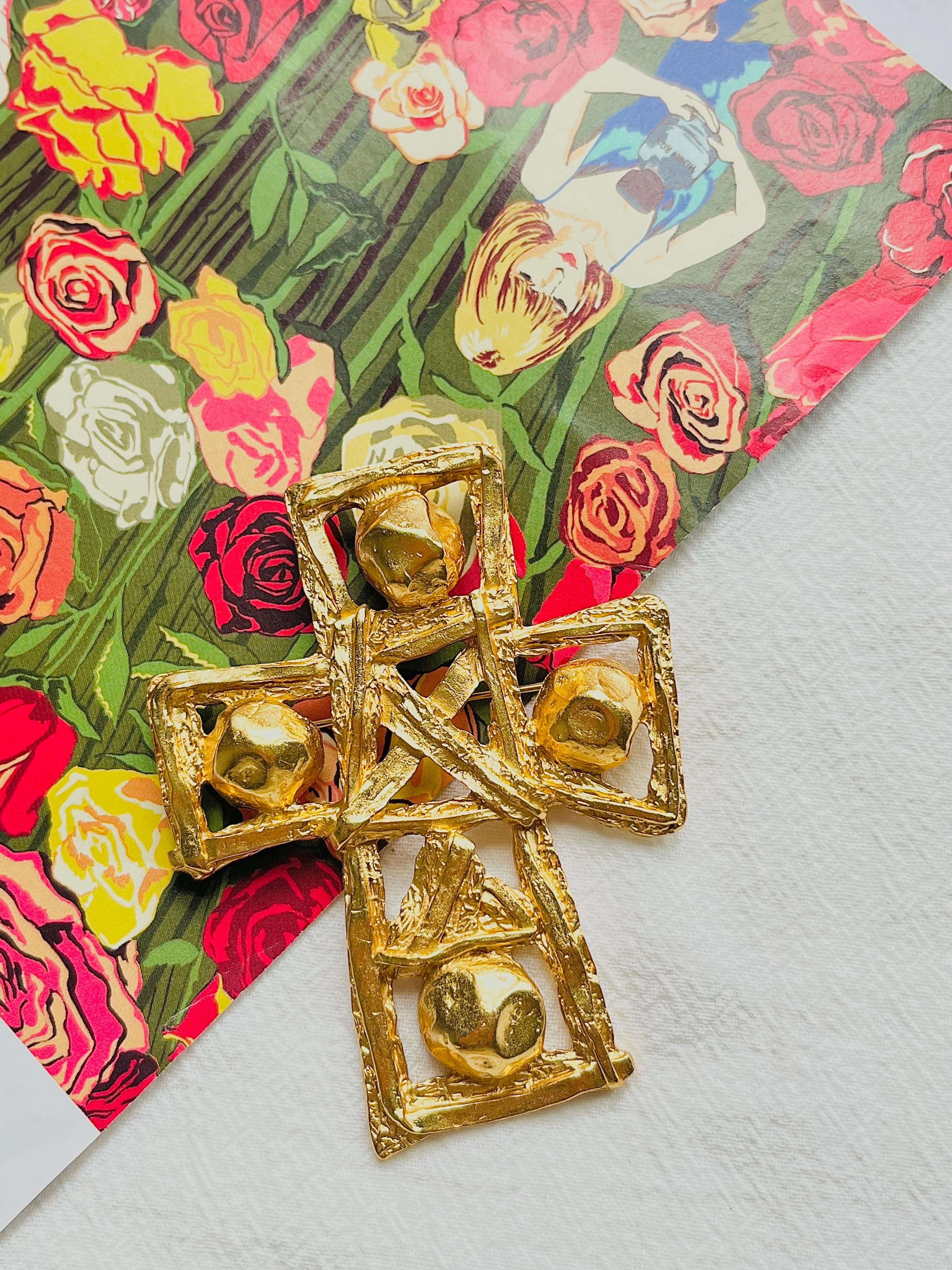 Art Déco Christian Lacroix Ciondolo spilla d'epoca con croce extra large e traforata in vendita
