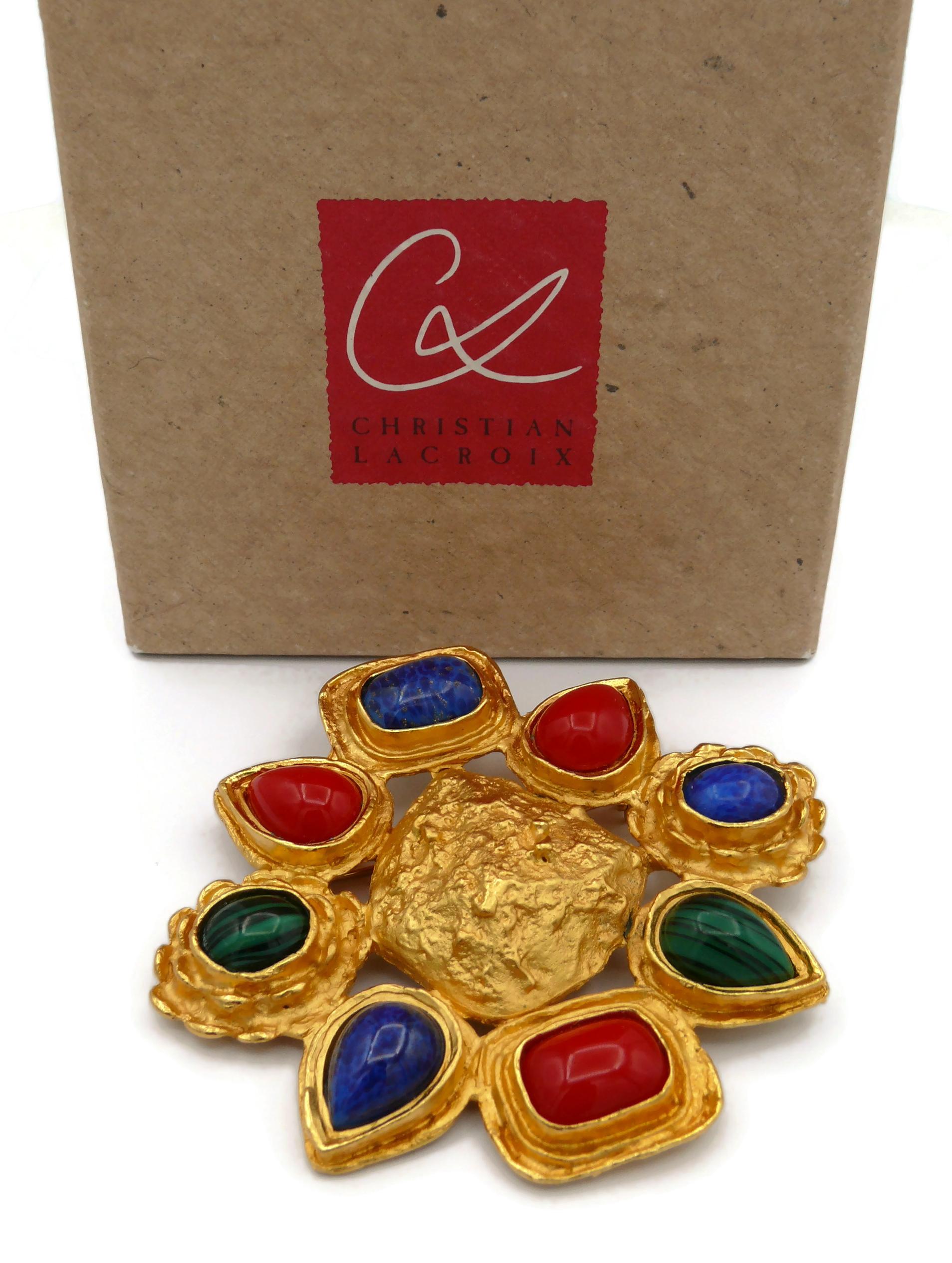 CHRISTIAN LACROIX Vintage Massive Gold Tone and Faux Gemstones Brooch In Good Condition For Sale In Nice, FR
