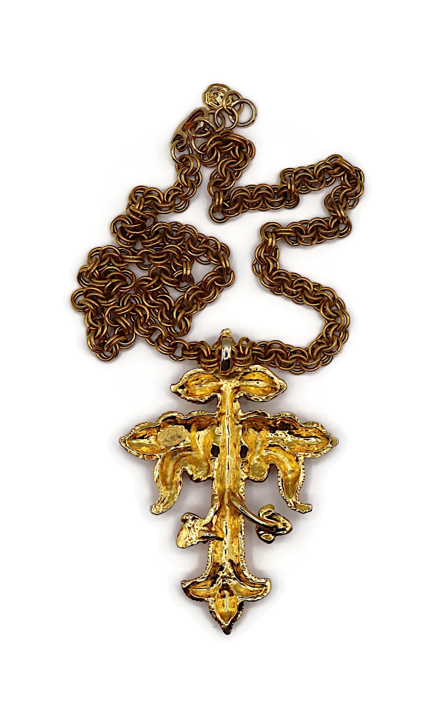 CHRISTIAN LACROIX Collana con ciondolo a croce barocca massiccia d'epoca in tonalità oro in vendita 10