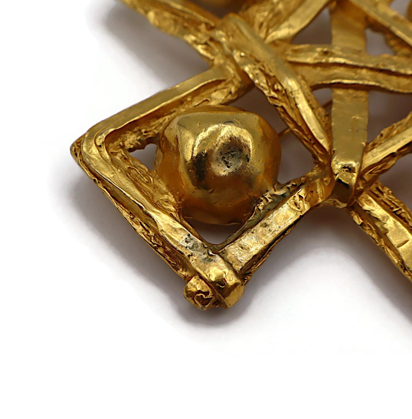 CHRISTIAN LACROIX Vintage Massive Gold Tone Cross Brooch/Pendant 7