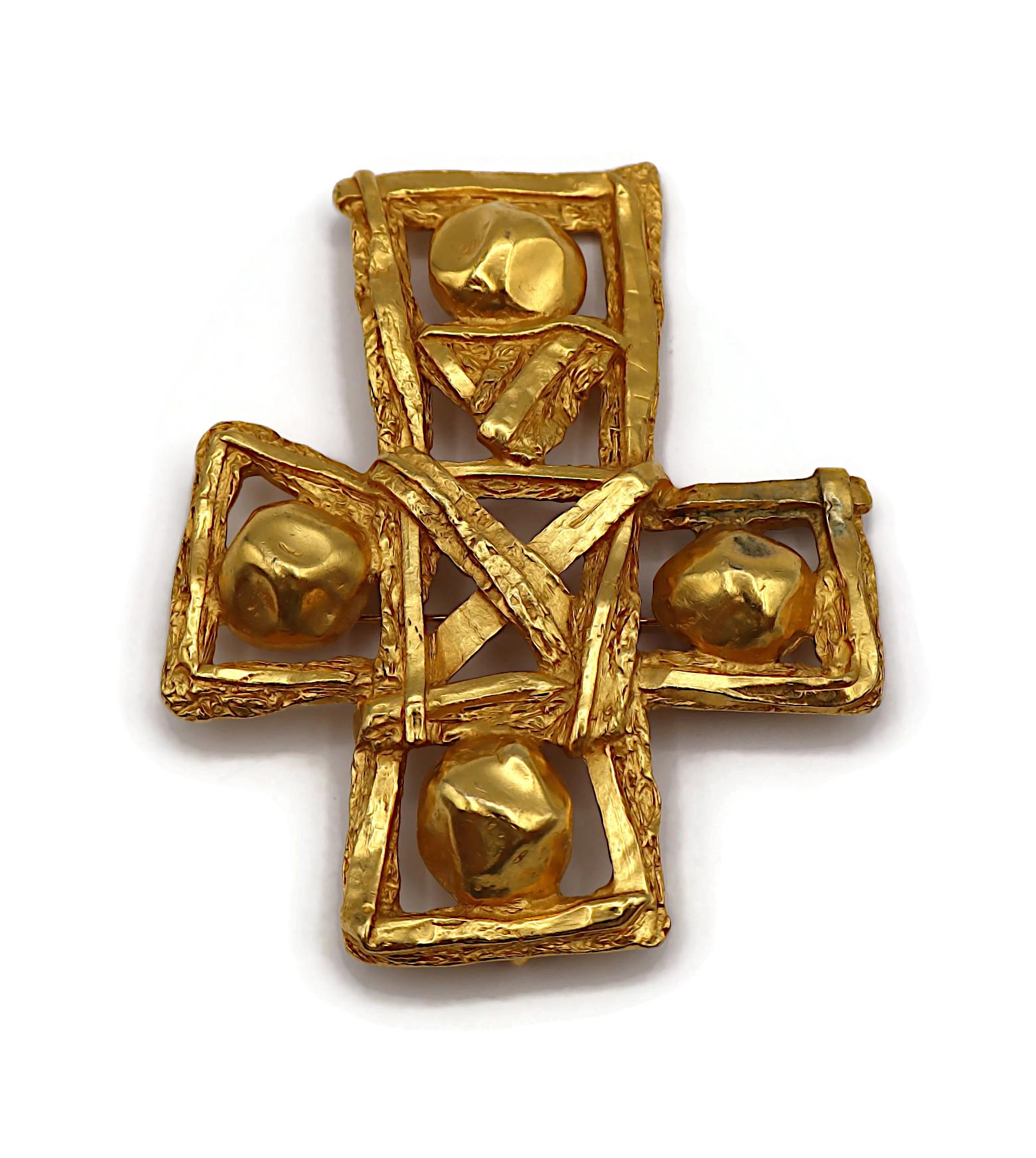 CHRISTIAN LACROIX Vintage Massive Gold Tone Cross Brooch/Pendant 5
