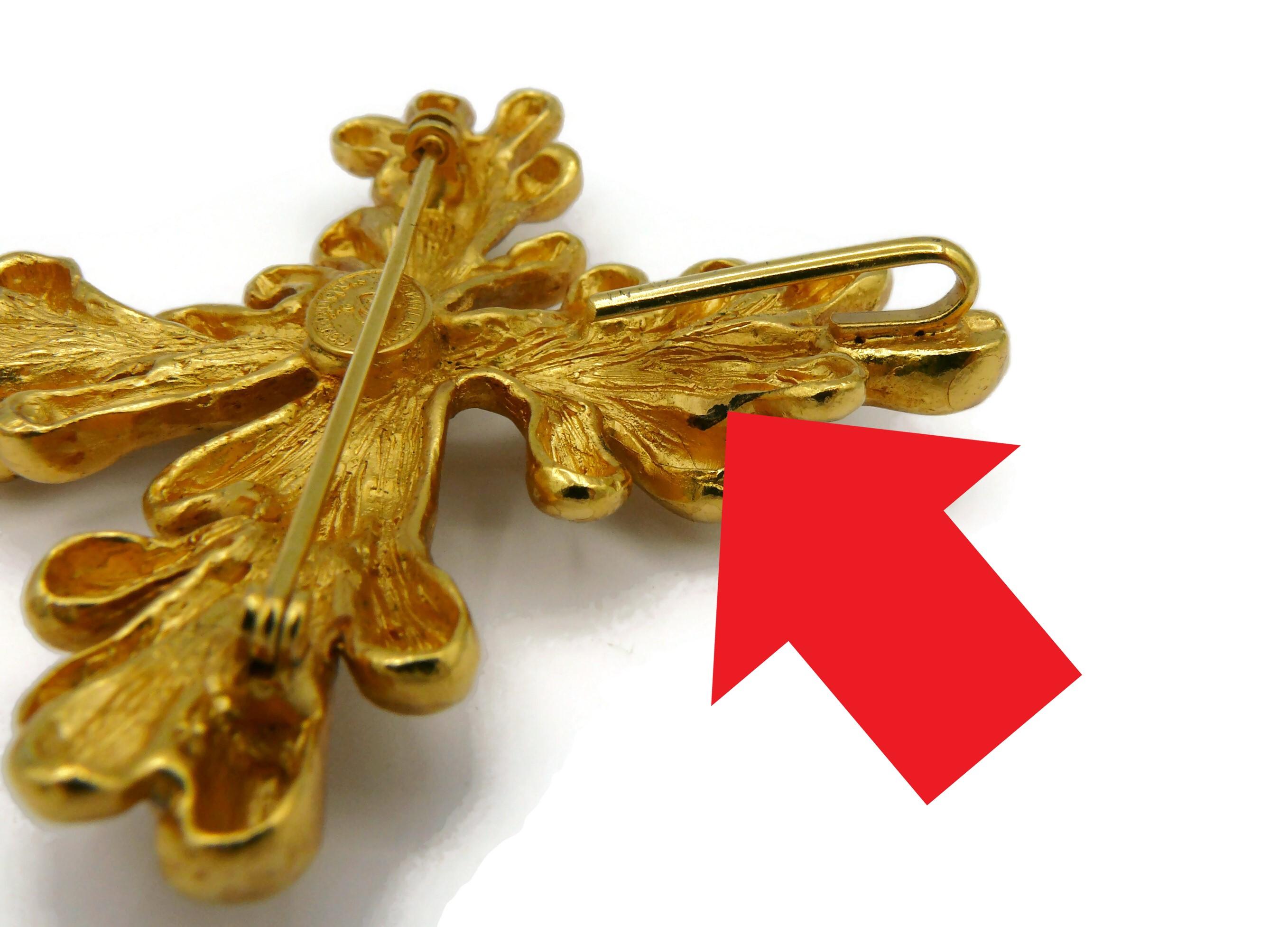 CHRISTIAN LACROIX Vintage Massive Gold Tone Splash Cross Brooch Pendant For Sale 3