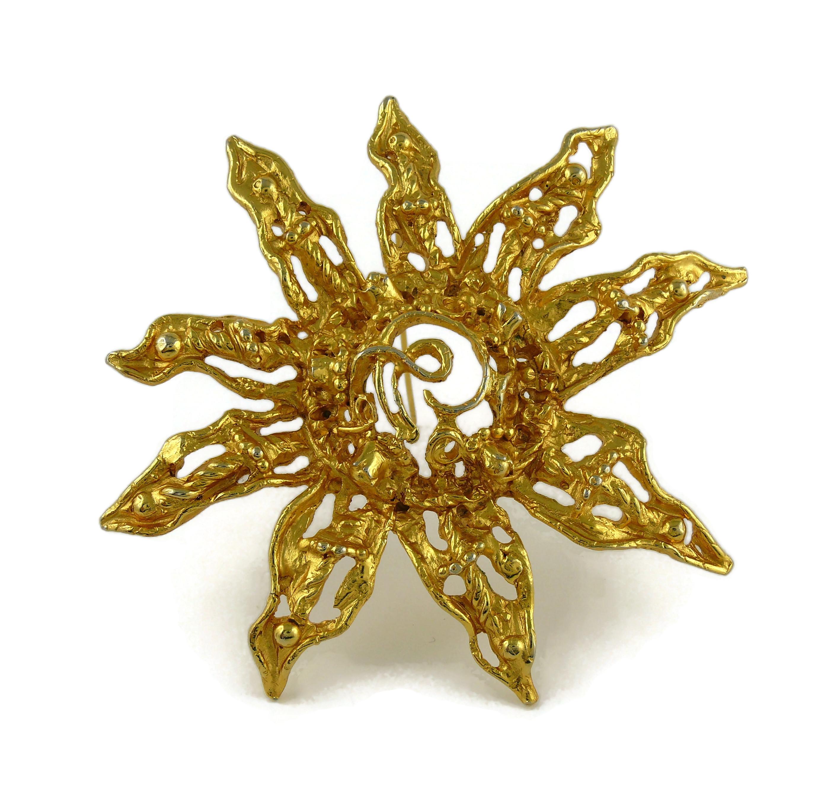 Christian Lacroix Vintage Massive Gold Toned Openwork Sun Brooch In Good Condition In Nice, FR