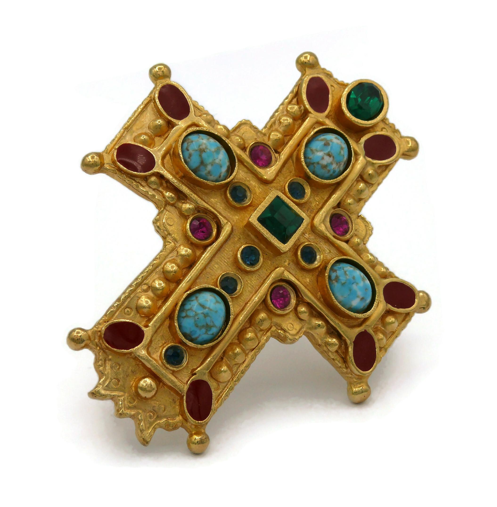 CHRISTIAN LACROIX Vintage Massive Jewelled Gold Tone Cross Brooch Pendant In Good Condition For Sale In Nice, FR